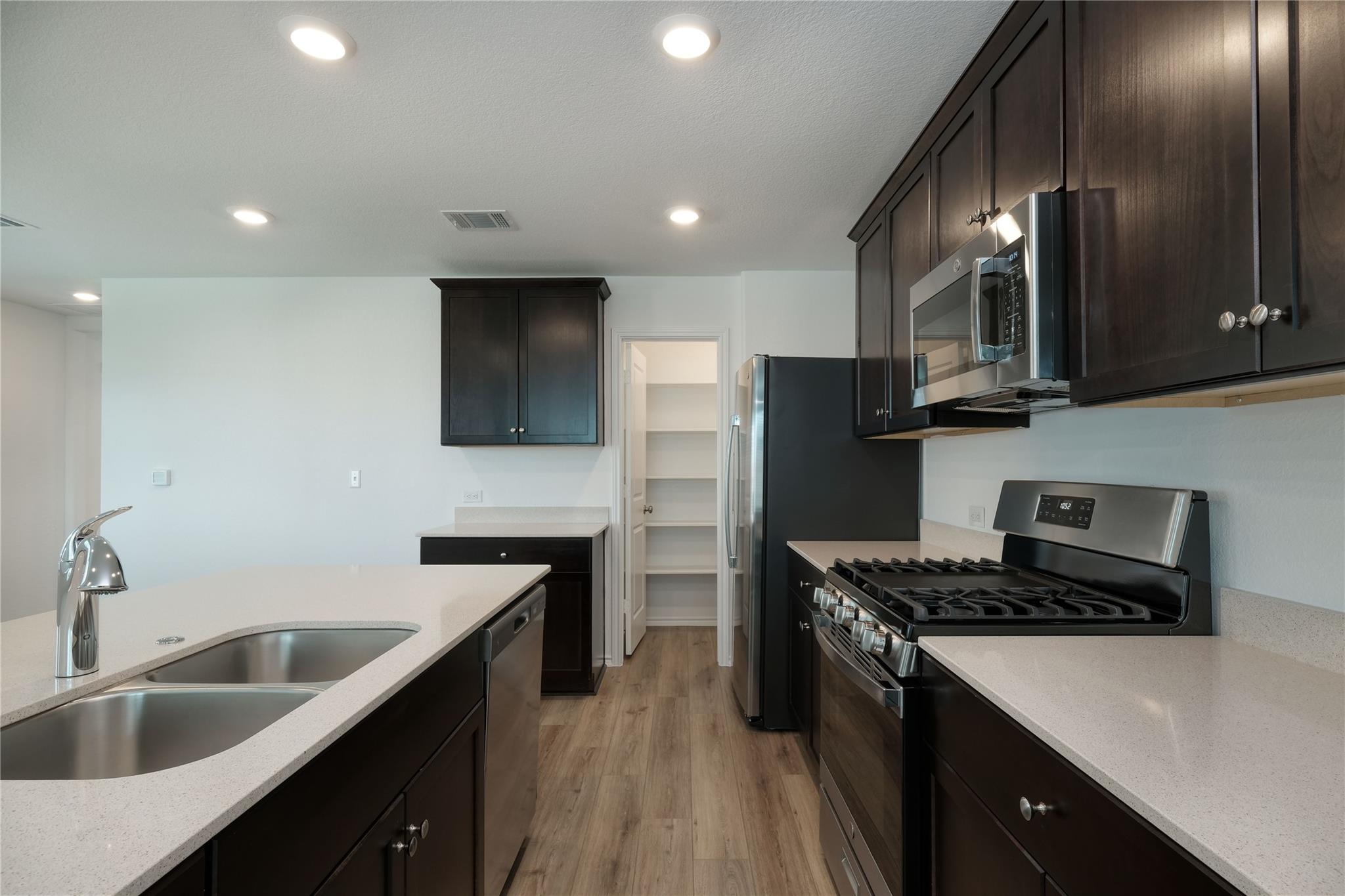 7225 Spotted Leaf Way, Del Valle, TX 78617
