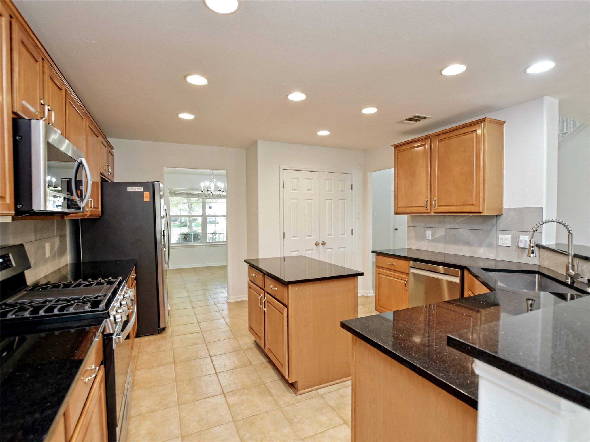 106 S Gadwall Ln, Cedar Park, TX 78613