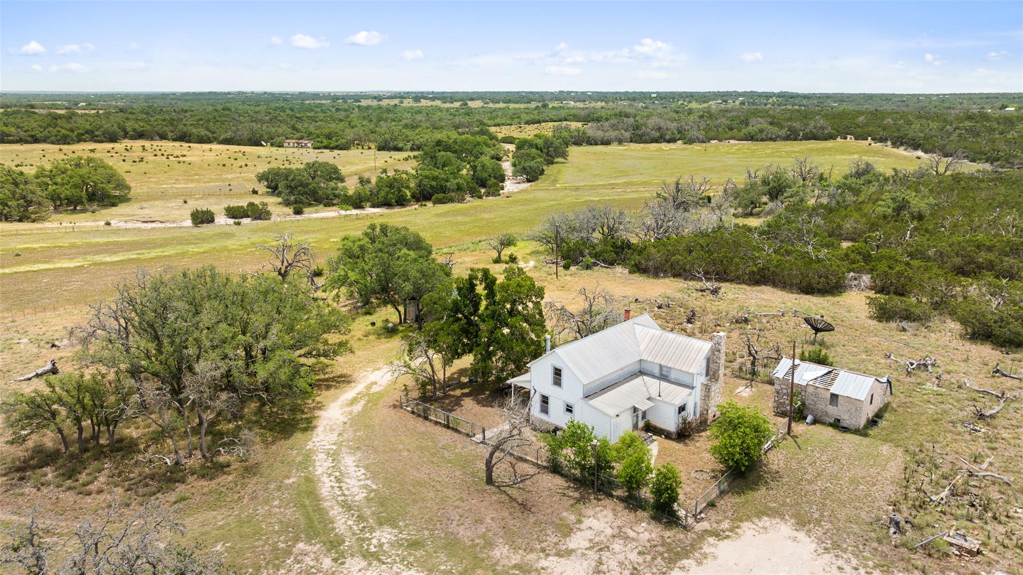 65 Miles Lane, Harper, TX 78631