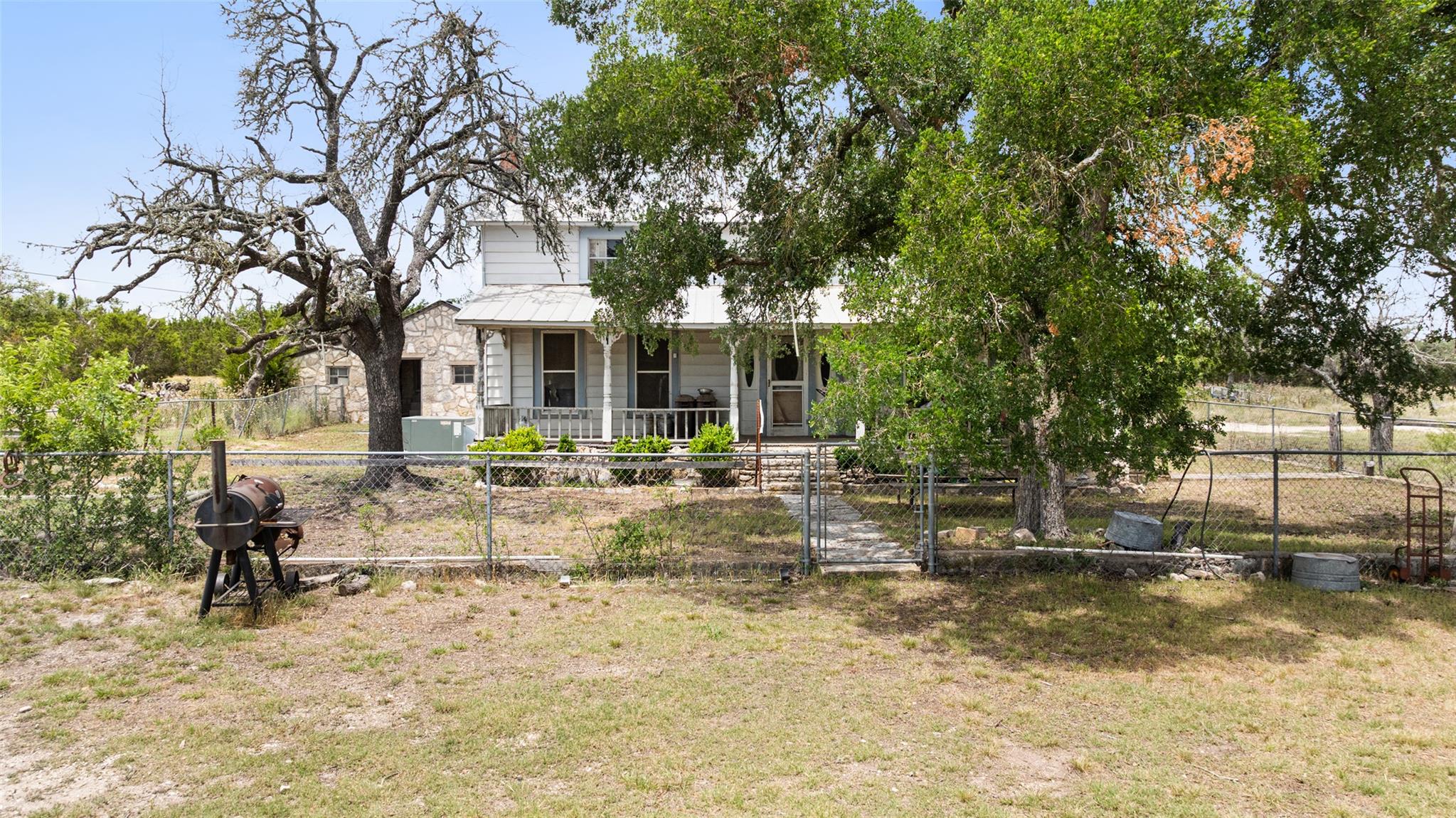 65 Miles Lane, Harper, TX 78631