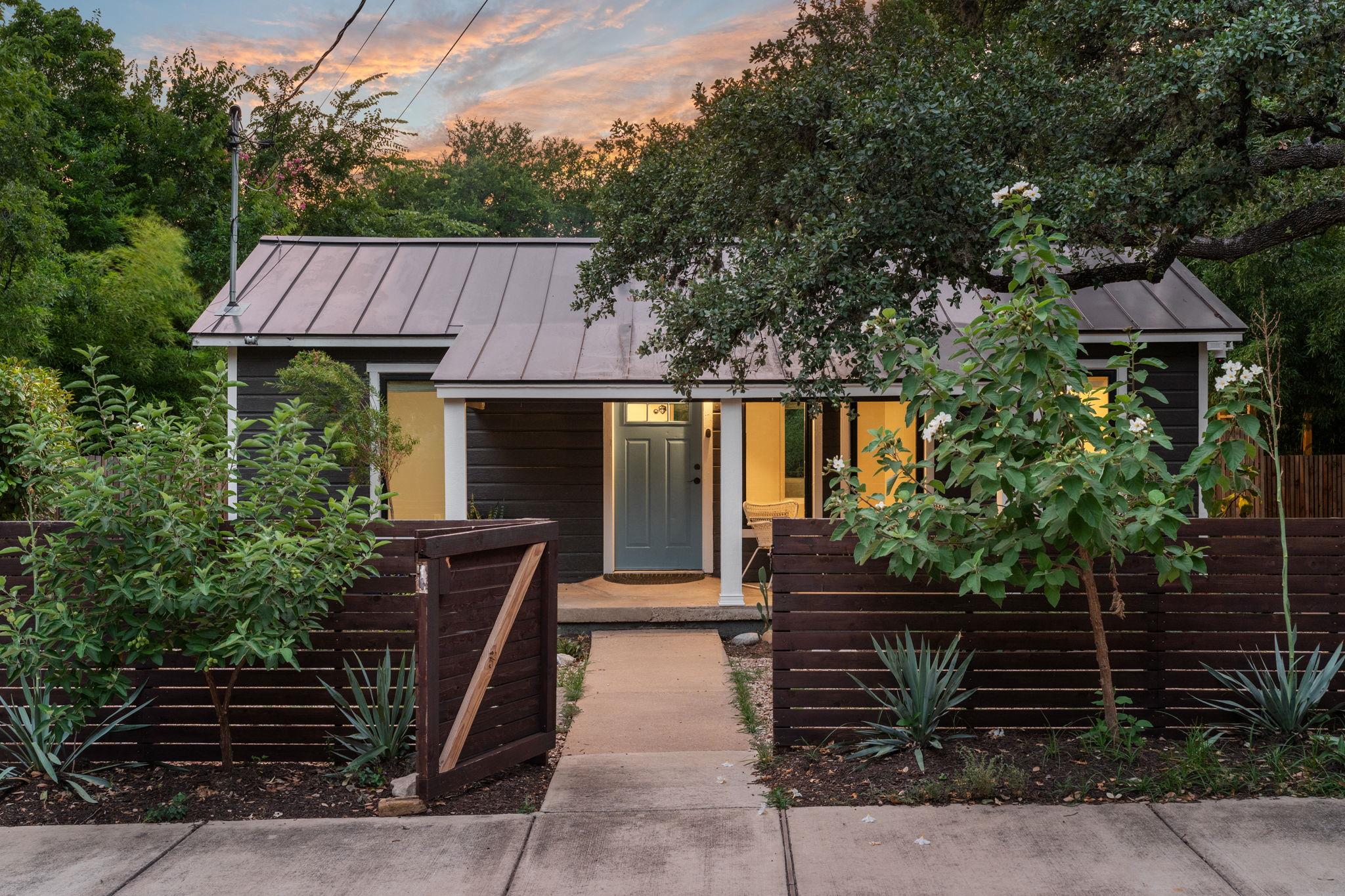 1904 S 6th St, Austin, TX 78704