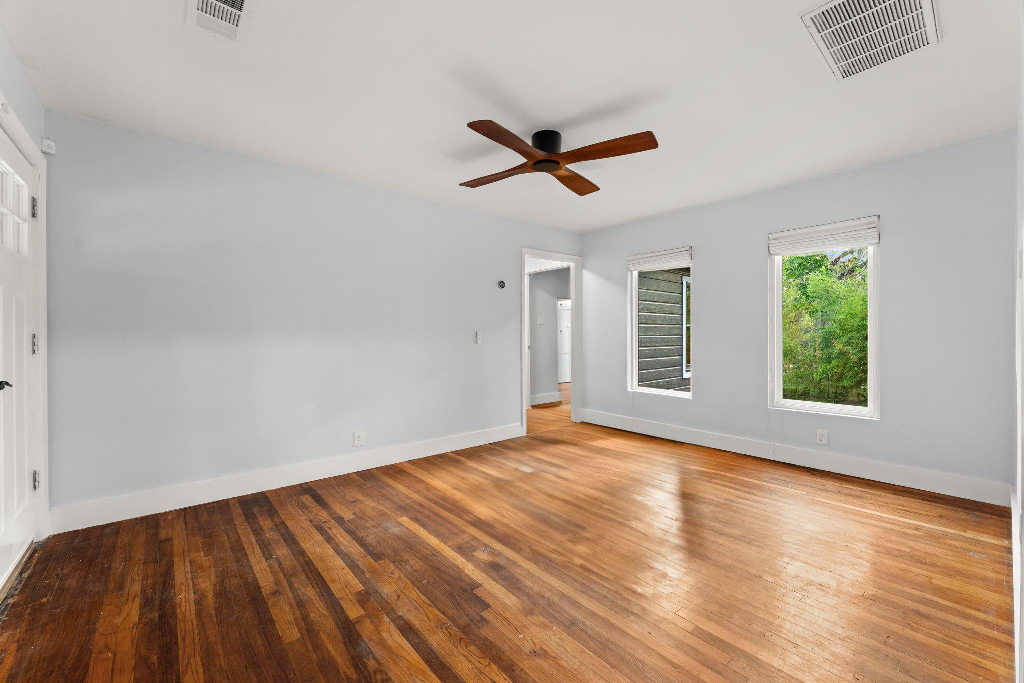 1904 S 6th St, Austin, TX 78704