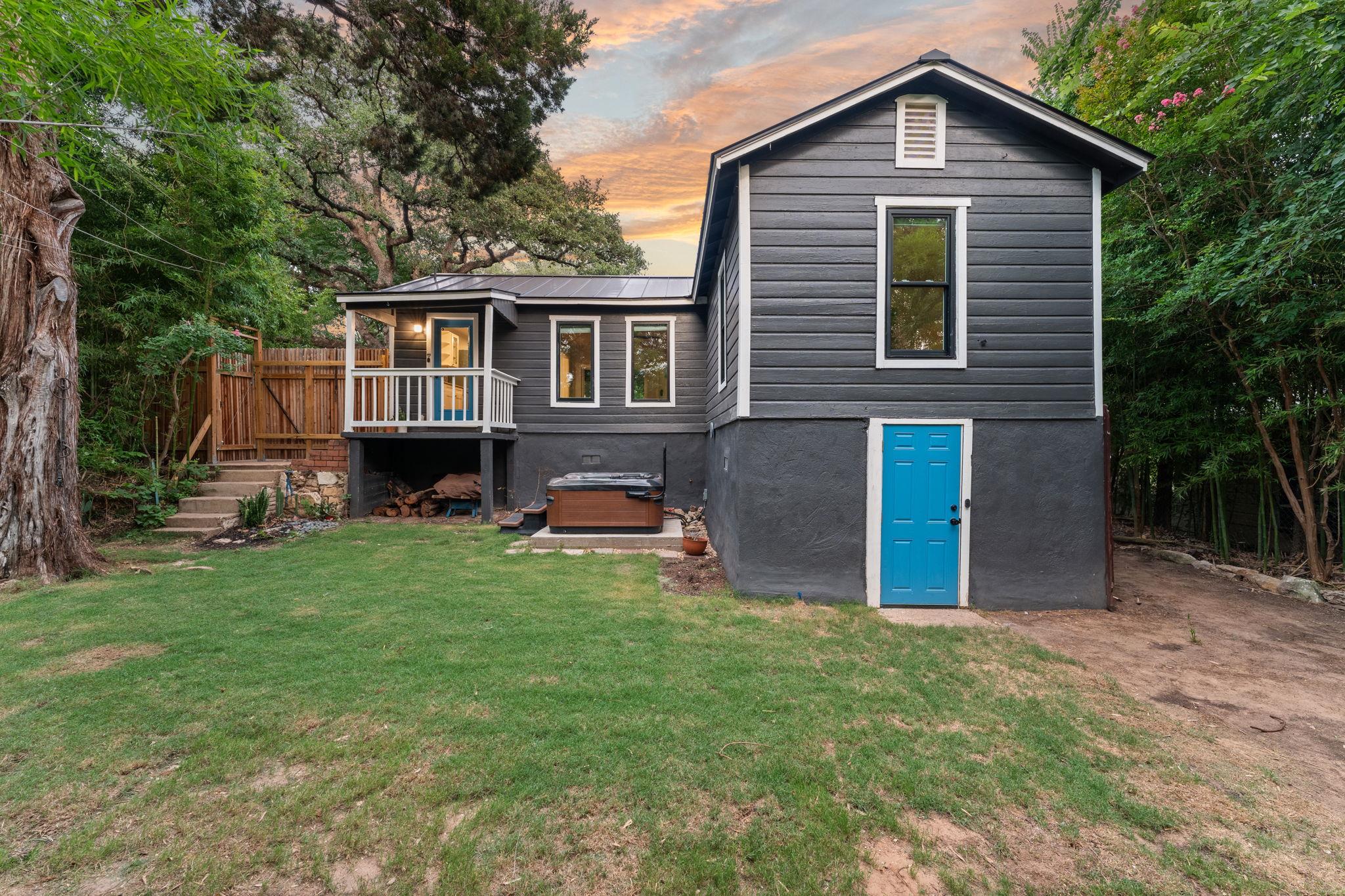 1904 S 6th St, Austin, TX 78704