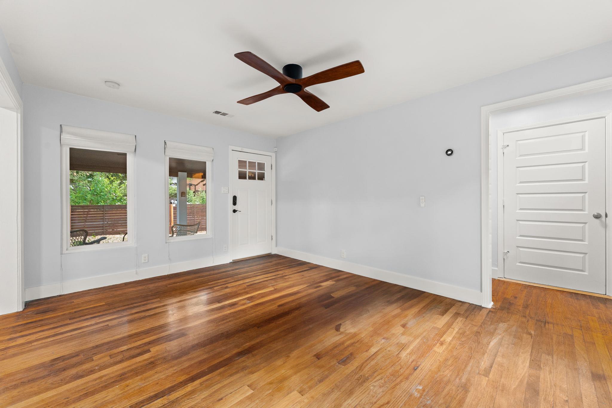 1904 S 6th St, Austin, TX 78704