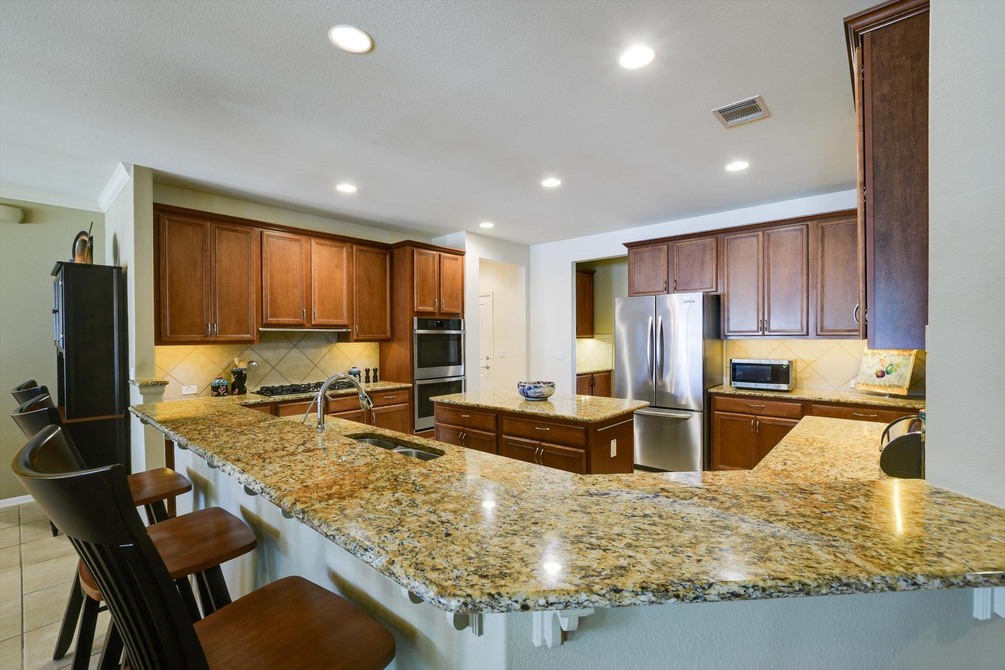 203 Mustang Island Trl, Georgetown, TX 78633