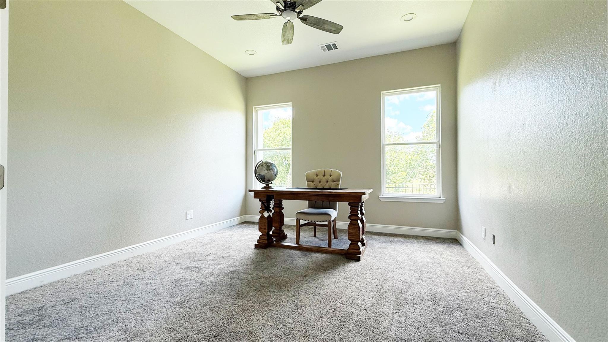 128 Gloria Blvd, Smithville, TX 78957