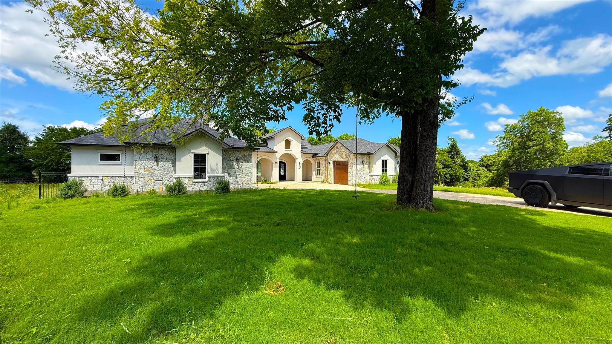 128 Gloria Blvd, Smithville, TX 78957