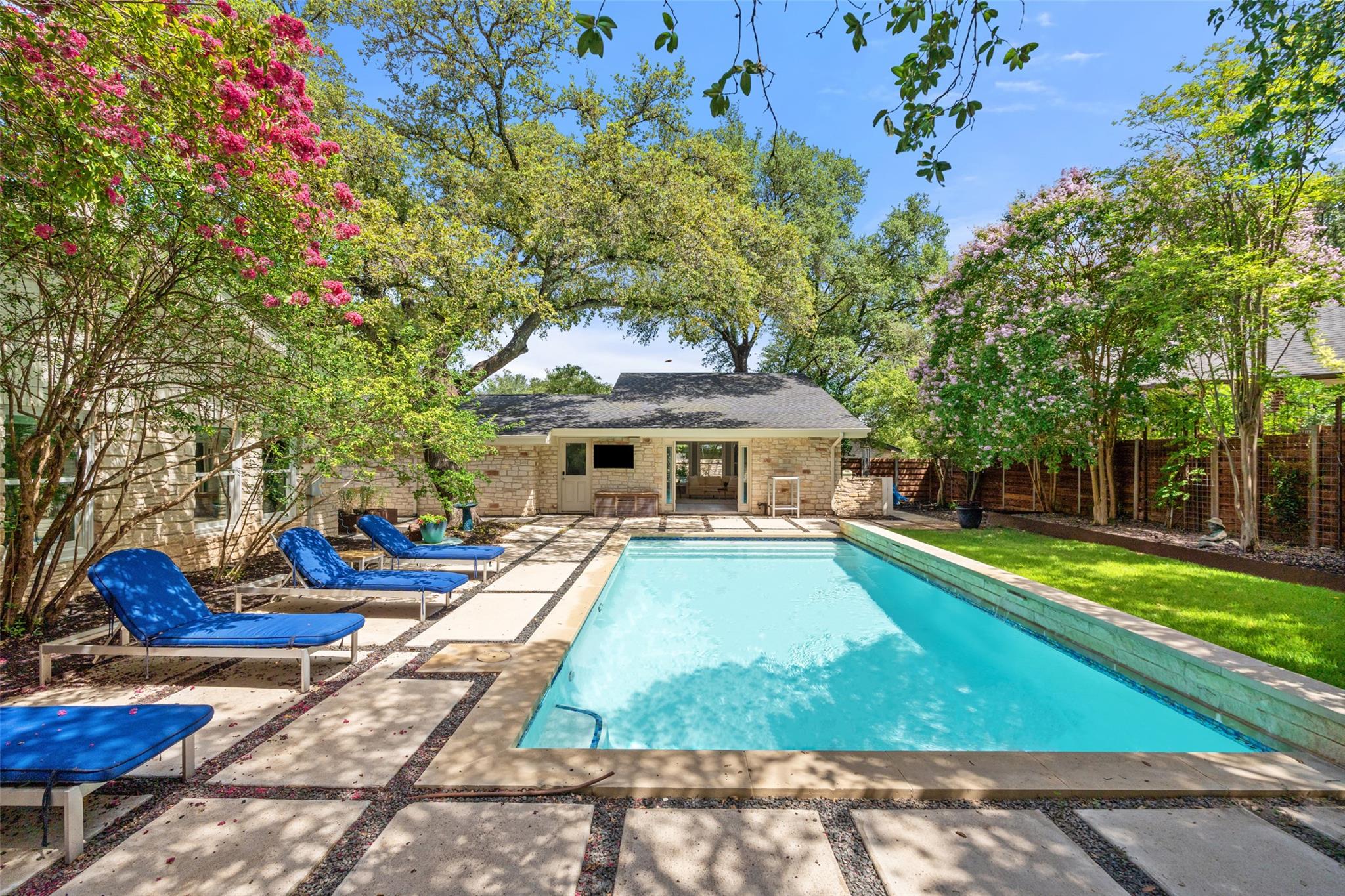 128 Firebird St, Lakeway, TX 78734