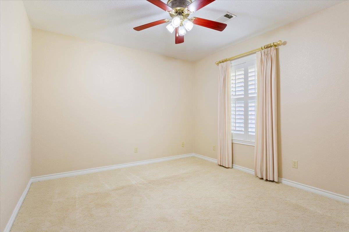 1204 Fairway Cir, Salado, TX 76571