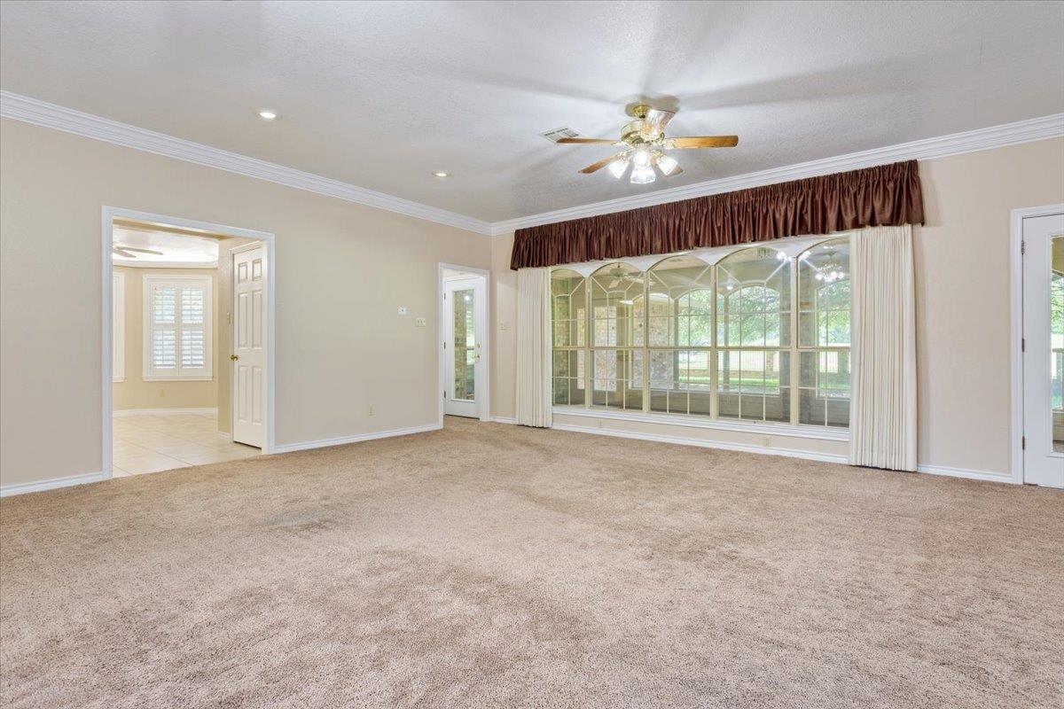 1204 Fairway Cir, Salado, TX 76571