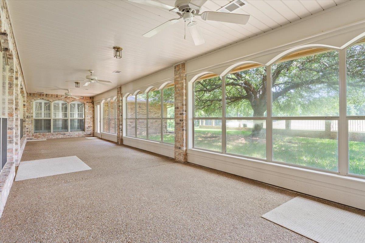 1204 Fairway Cir, Salado, TX 76571