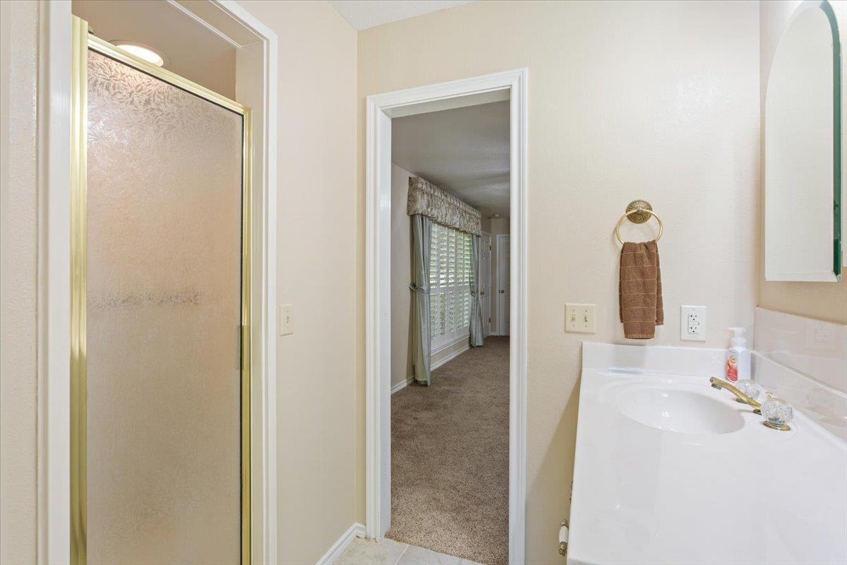 1204 Fairway Cir, Salado, TX 76571