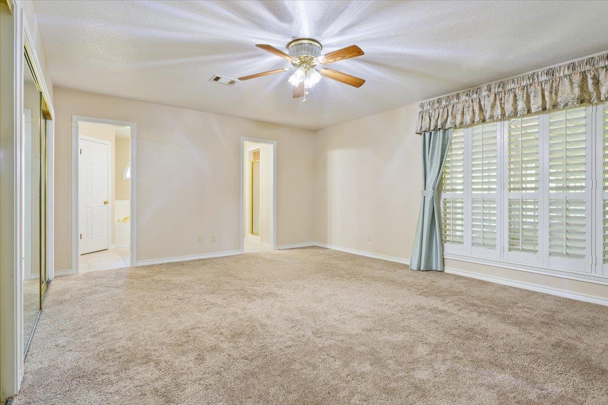 1204 Fairway Cir, Salado, TX 76571