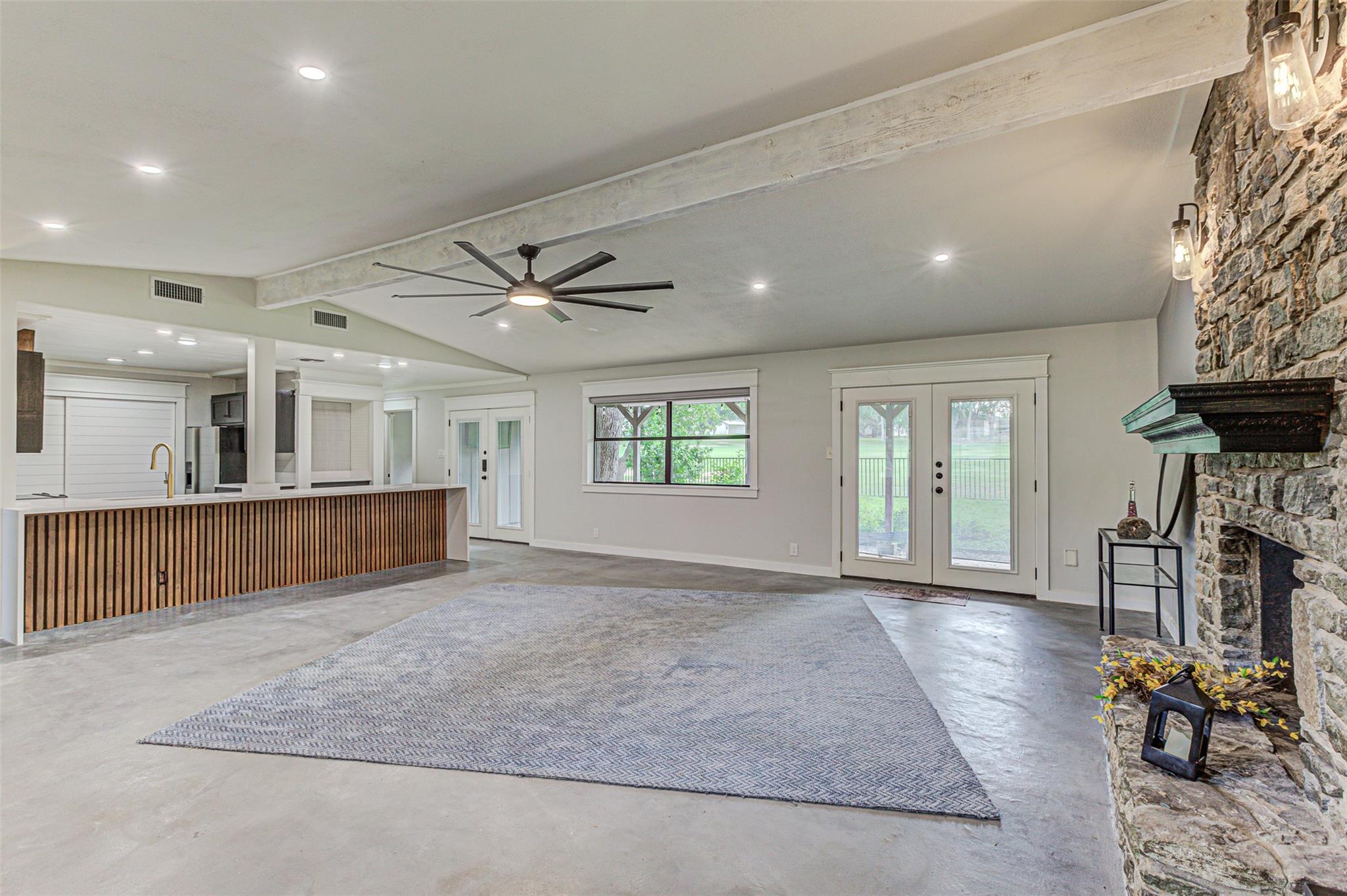 105 Southern Spur, Horseshoe Bay, TX 78657