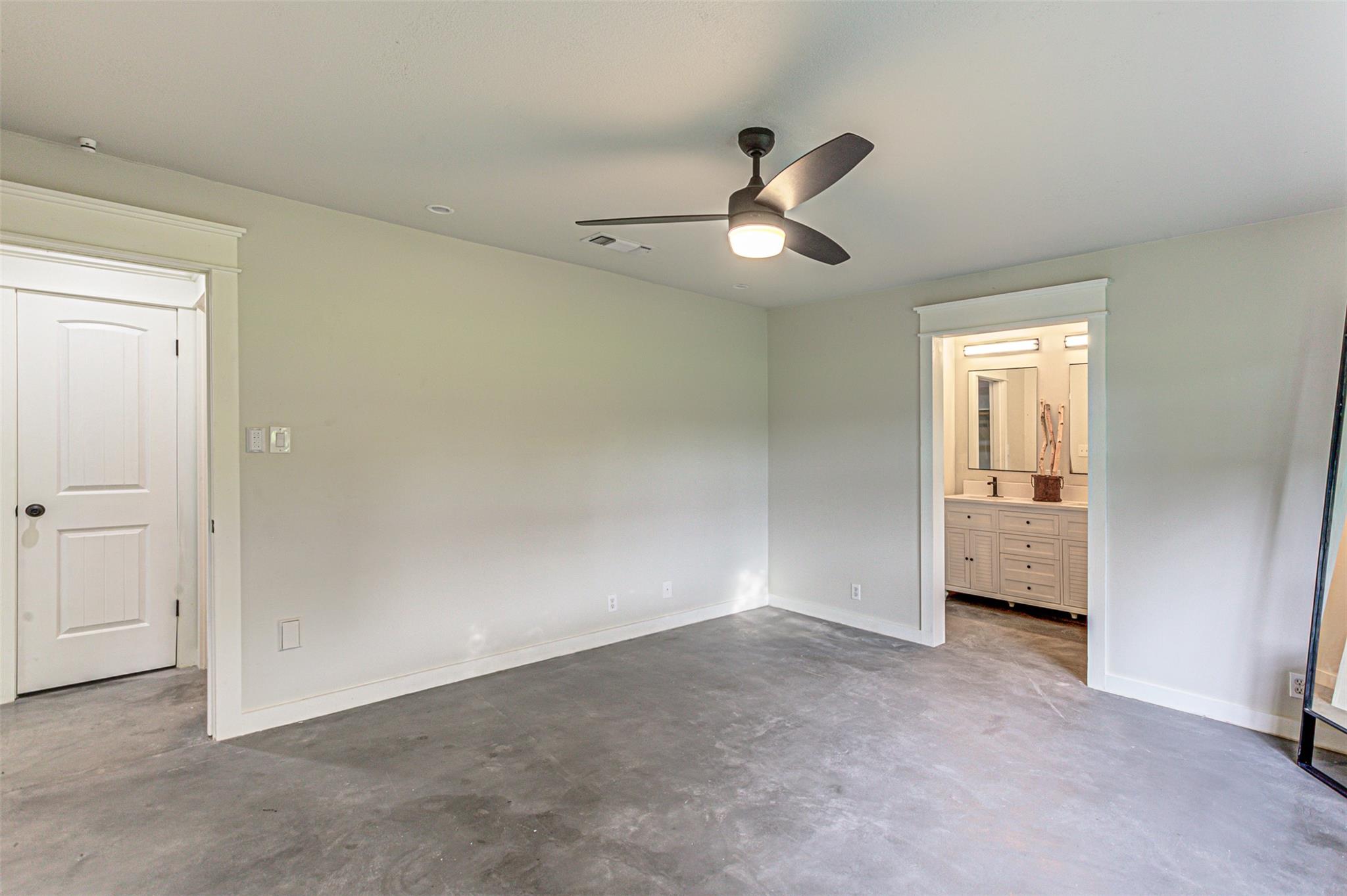 105 Southern Spur, Horseshoe Bay, TX 78657