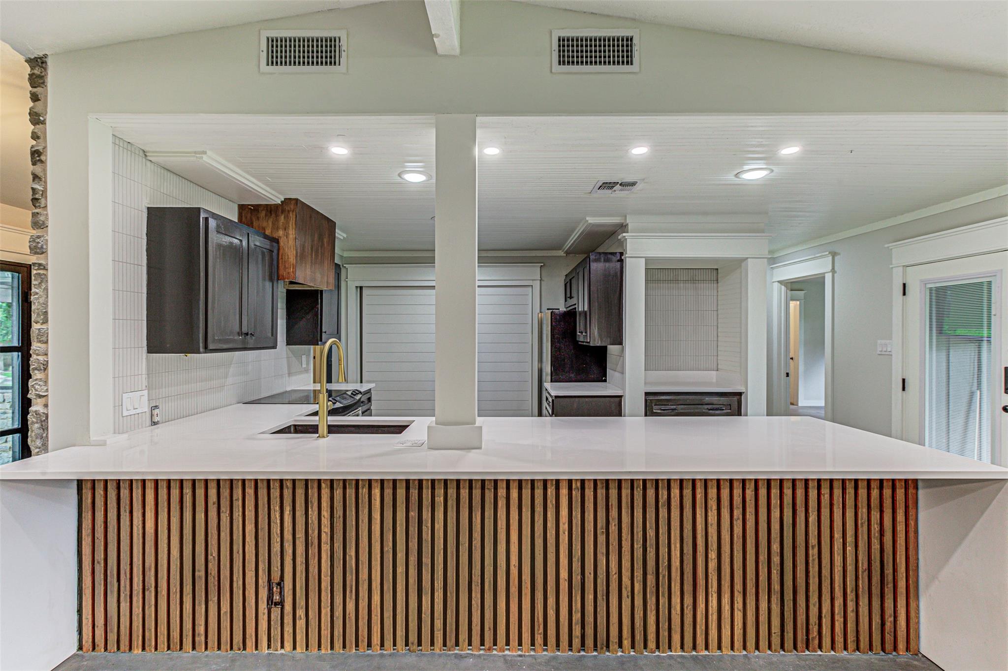 105 Southern Spur, Horseshoe Bay, TX 78657