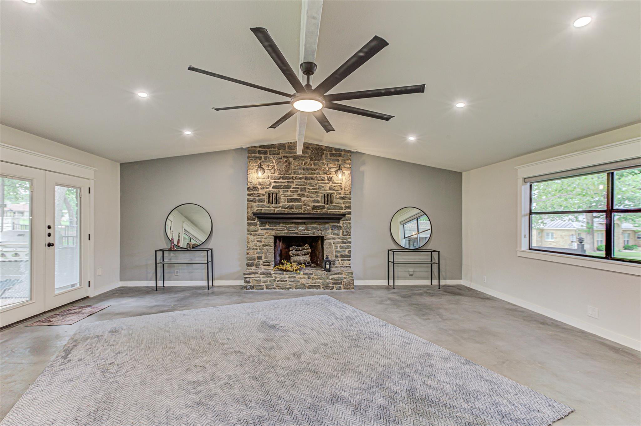 105 Southern Spur, Horseshoe Bay, TX 78657