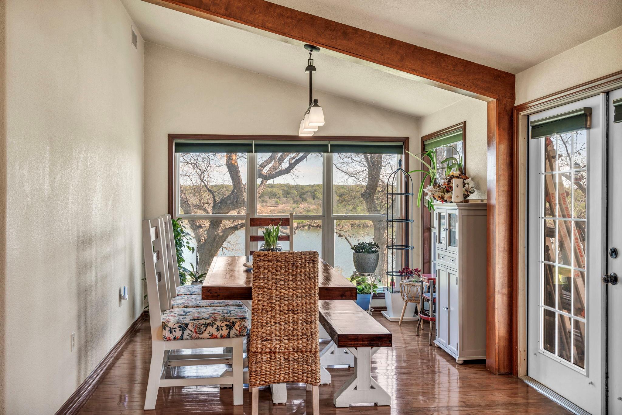 3715 Lakeview Dr, Cottonwood Shores, TX 78657