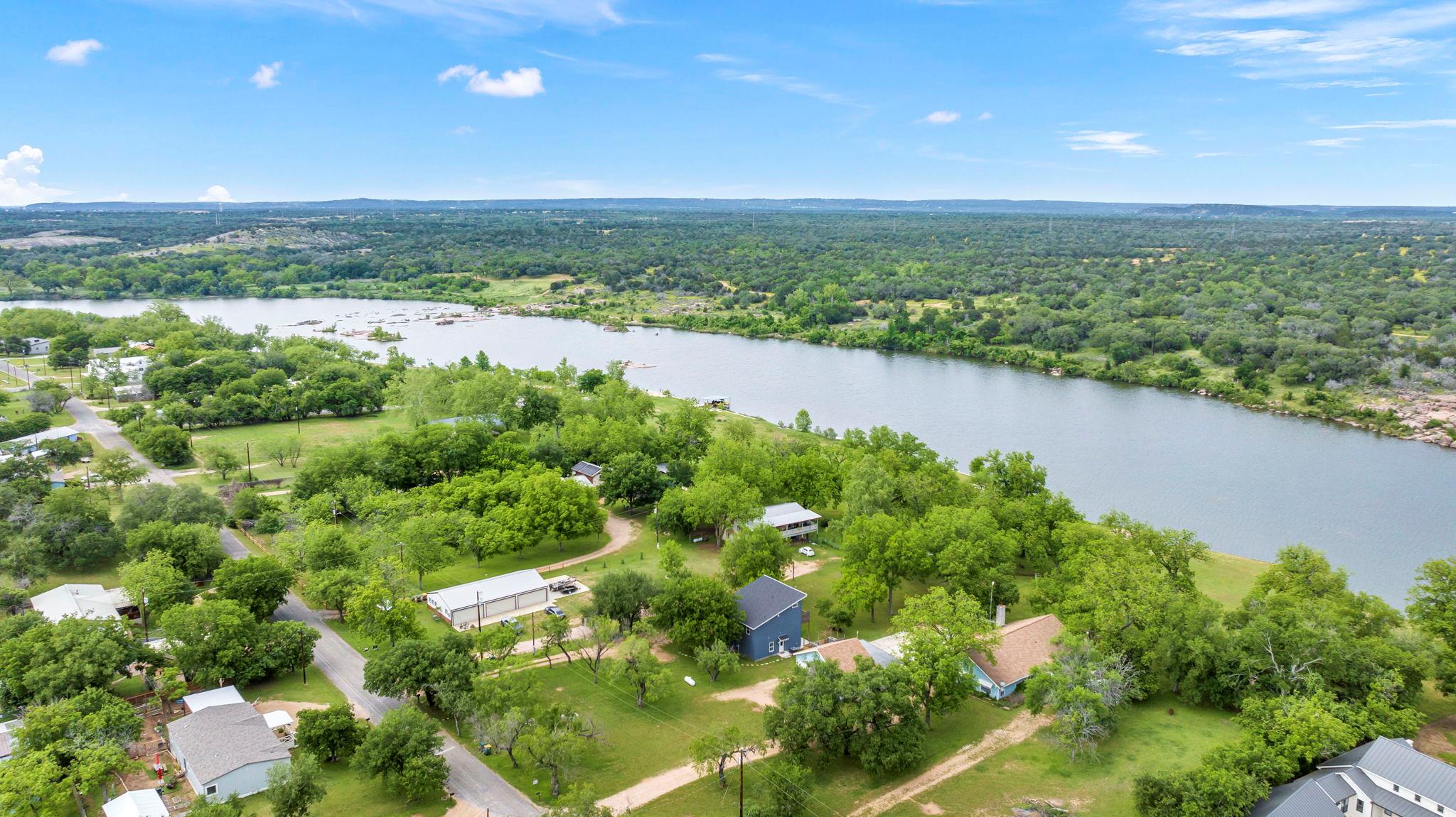 3715 Lakeview Dr, Cottonwood Shores, TX 78657