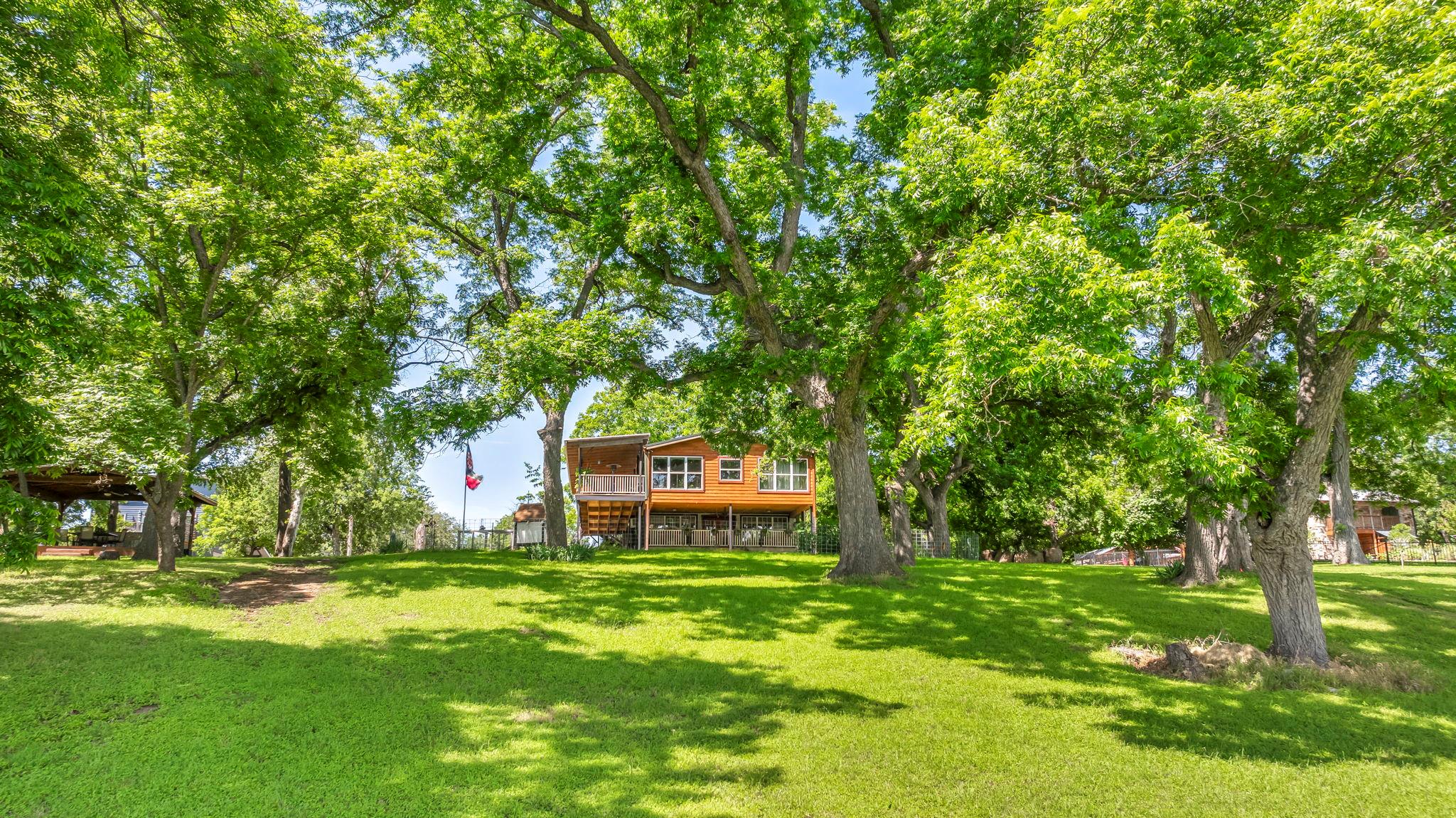 3715 Lakeview Dr, Cottonwood Shores, TX 78657