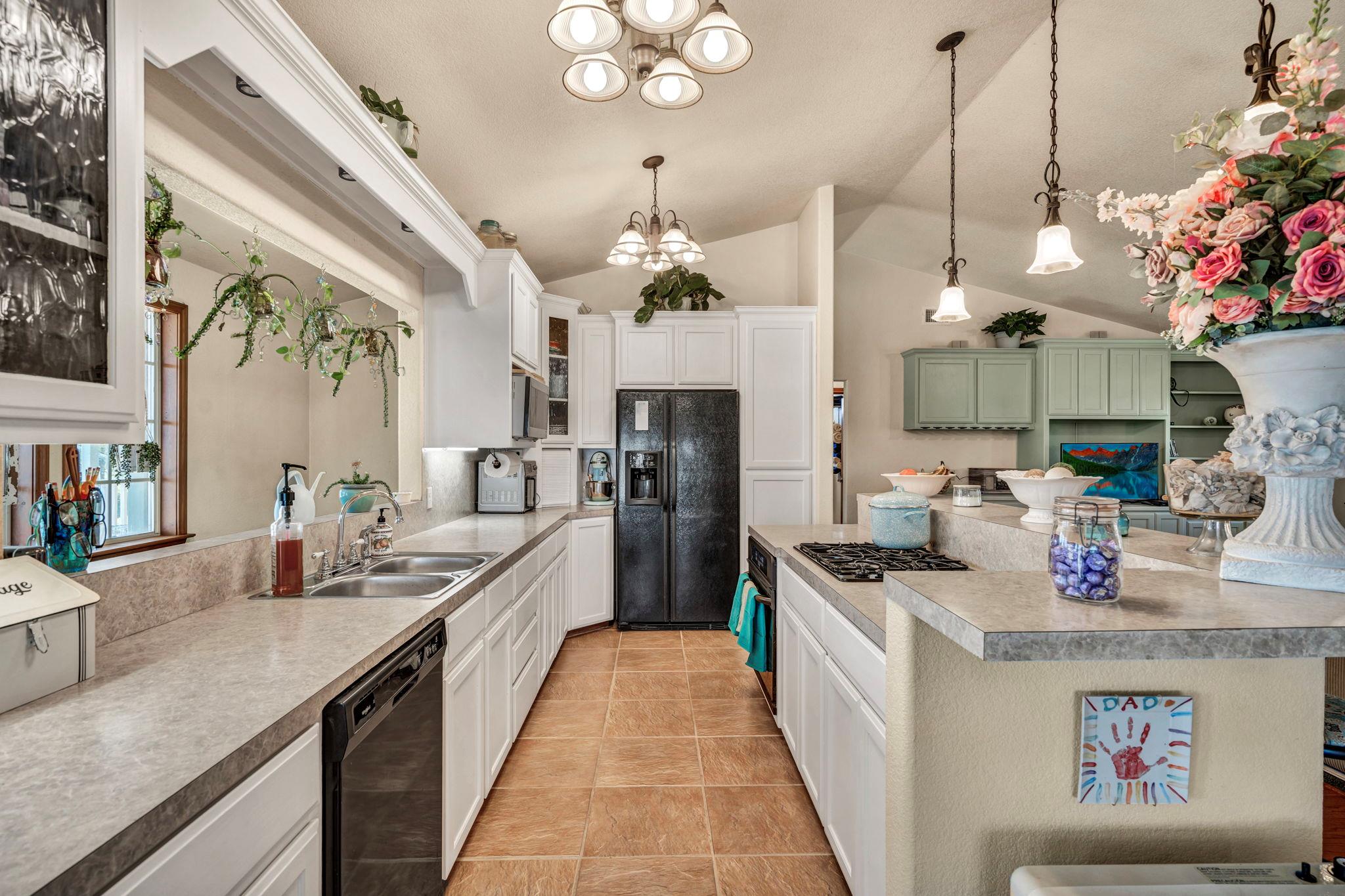 3715 Lakeview Dr, Cottonwood Shores, TX 78657