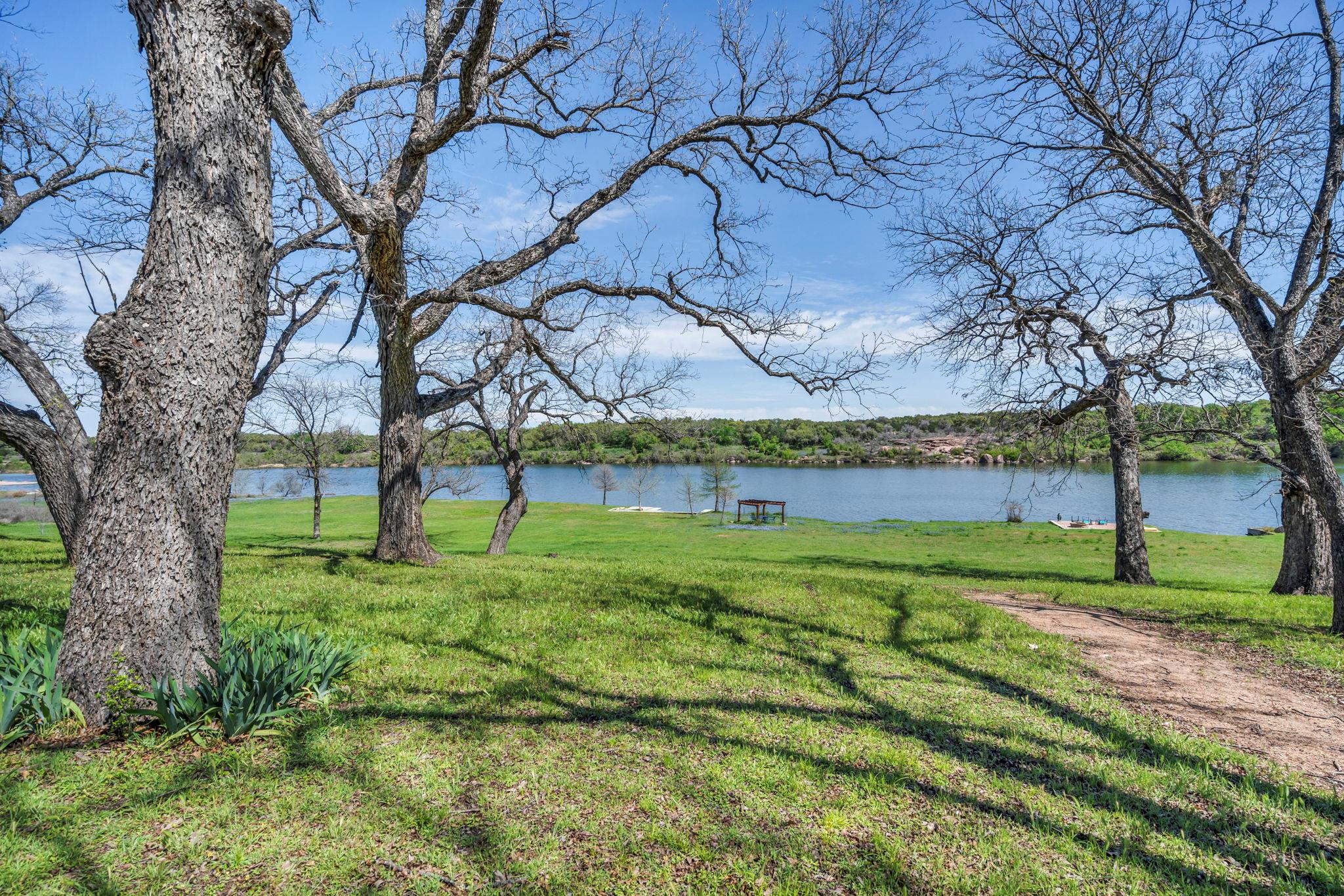 3715 Lakeview Dr, Cottonwood Shores, TX 78657