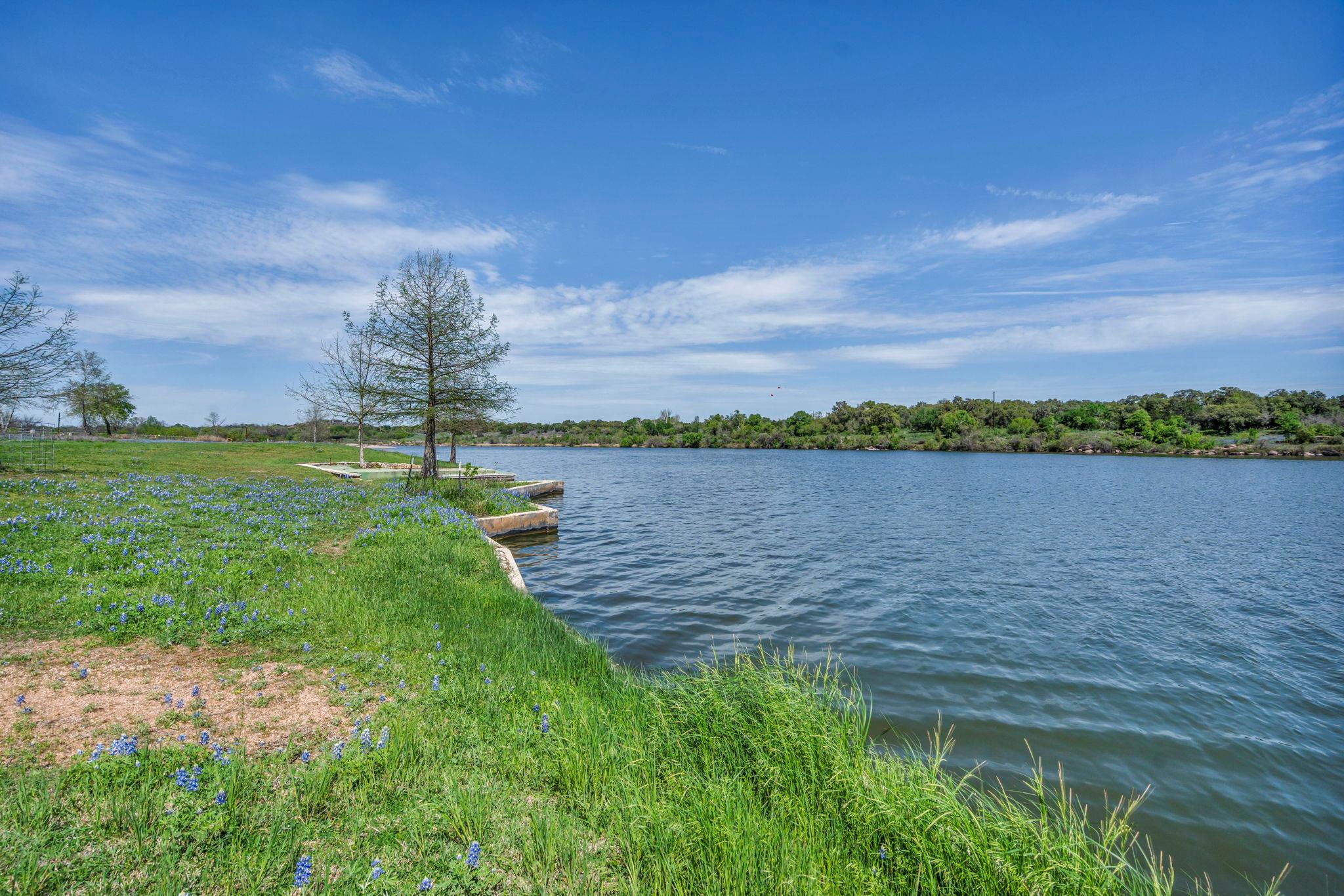 3715 Lakeview Dr, Cottonwood Shores, TX 78657