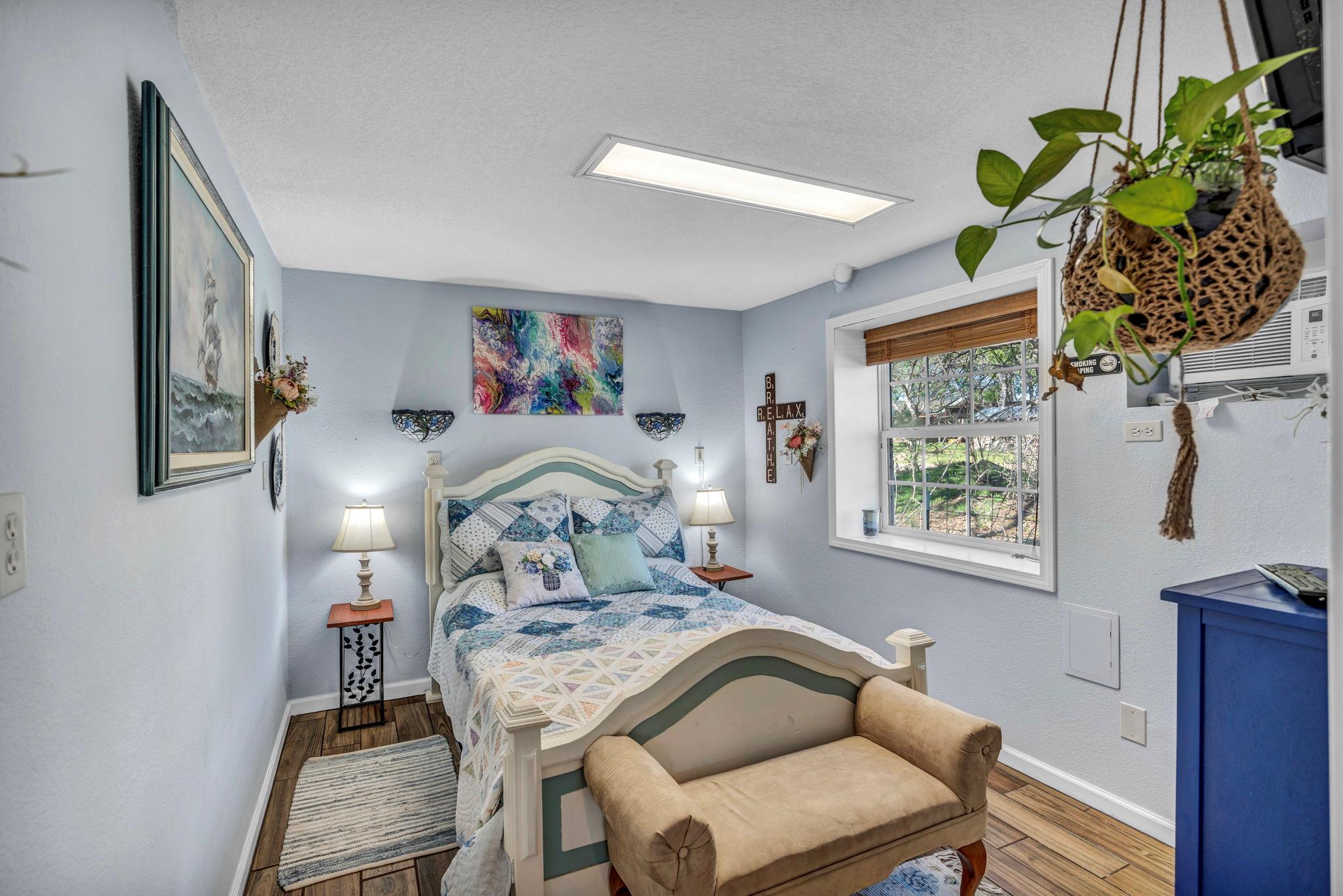 3715 Lakeview Dr, Cottonwood Shores, TX 78657