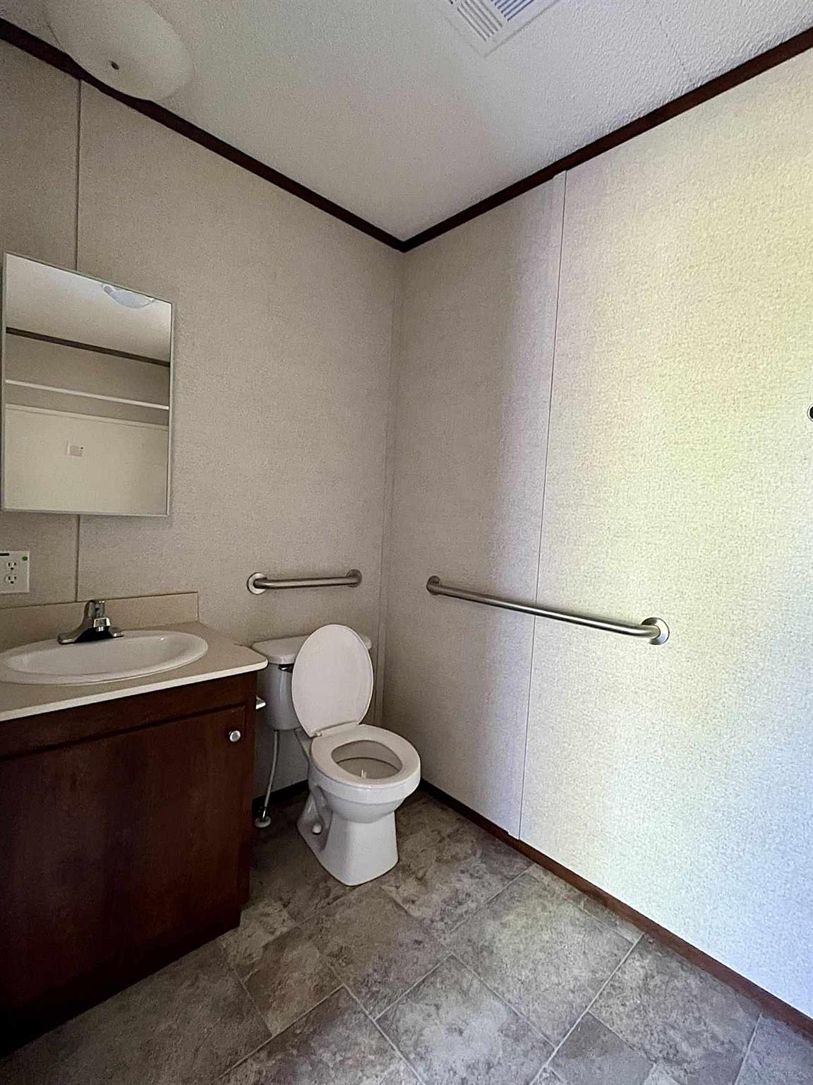 407 Rockport Dr, Canyon Lake, TX 78133