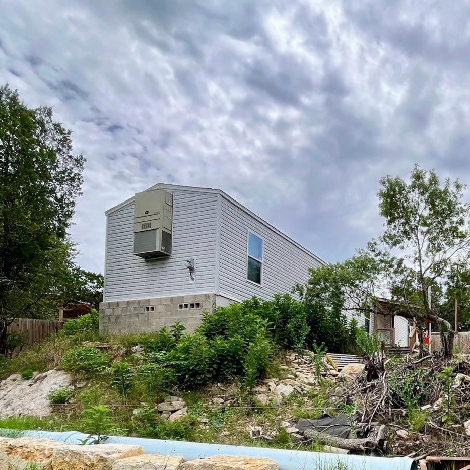 407 Rockport Dr, Canyon Lake, TX 78133