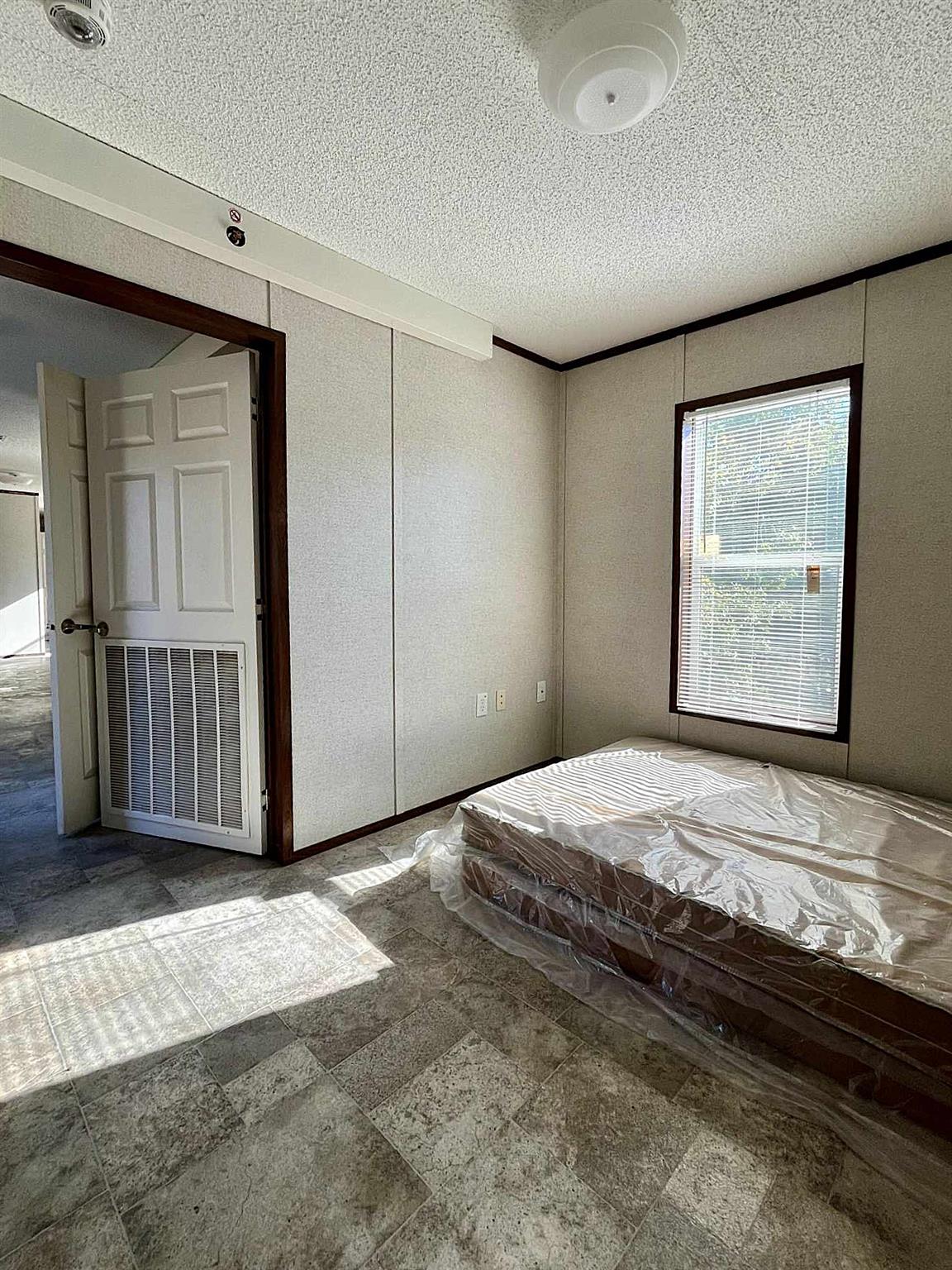 407 Rockport Dr, Canyon Lake, TX 78133