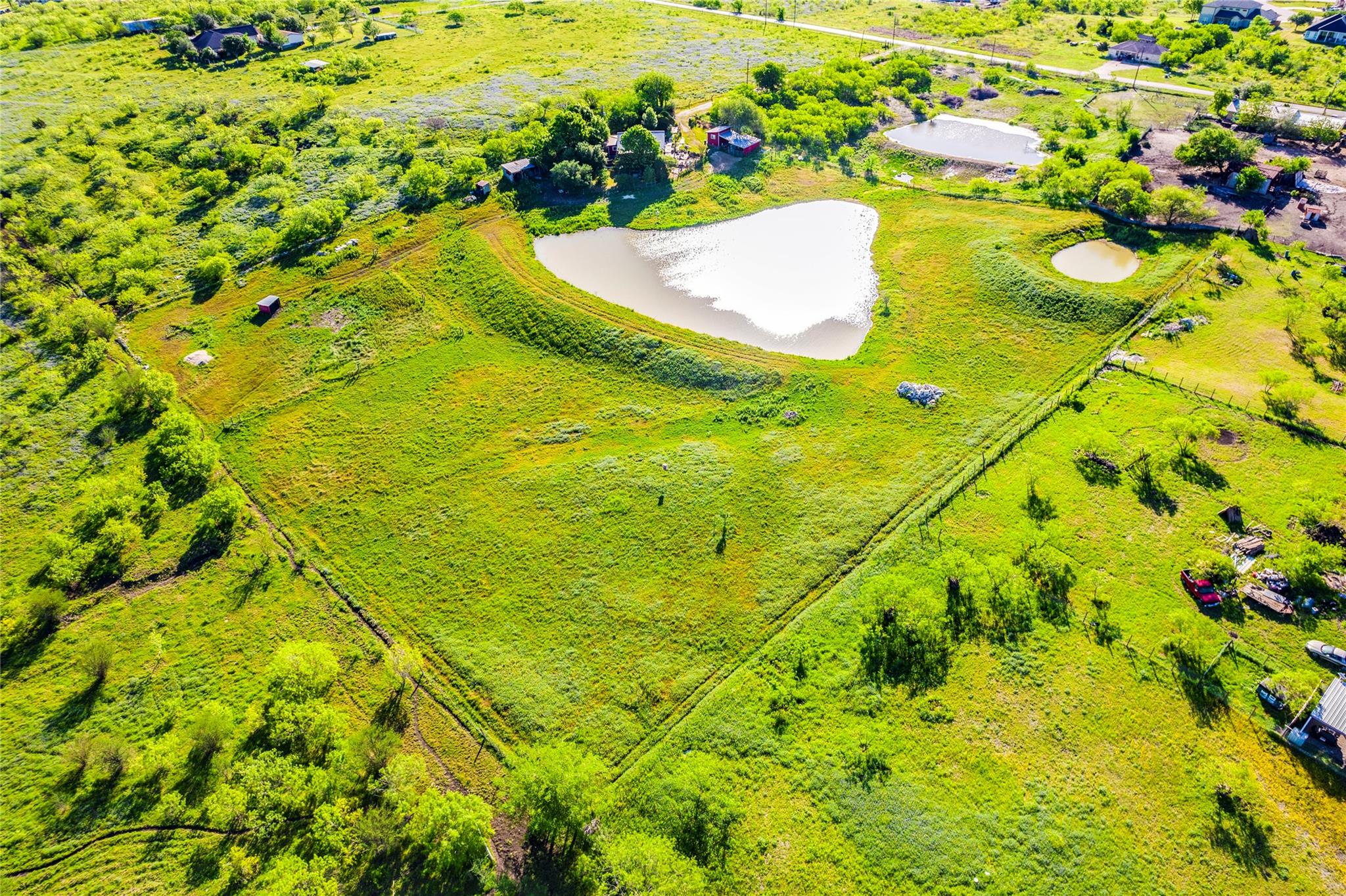 501 Engelke Rd, Niederwald, TX 78640