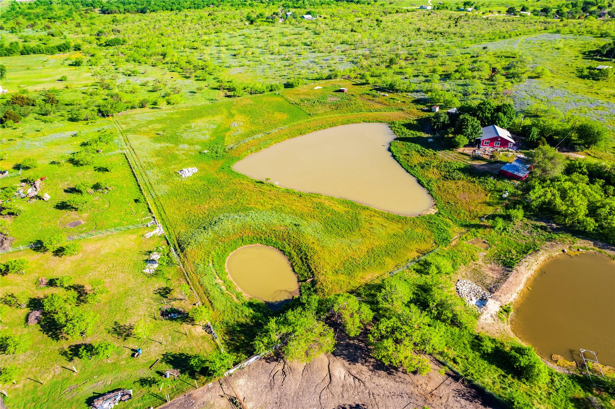 501 Engelke Rd, Niederwald, TX 78640