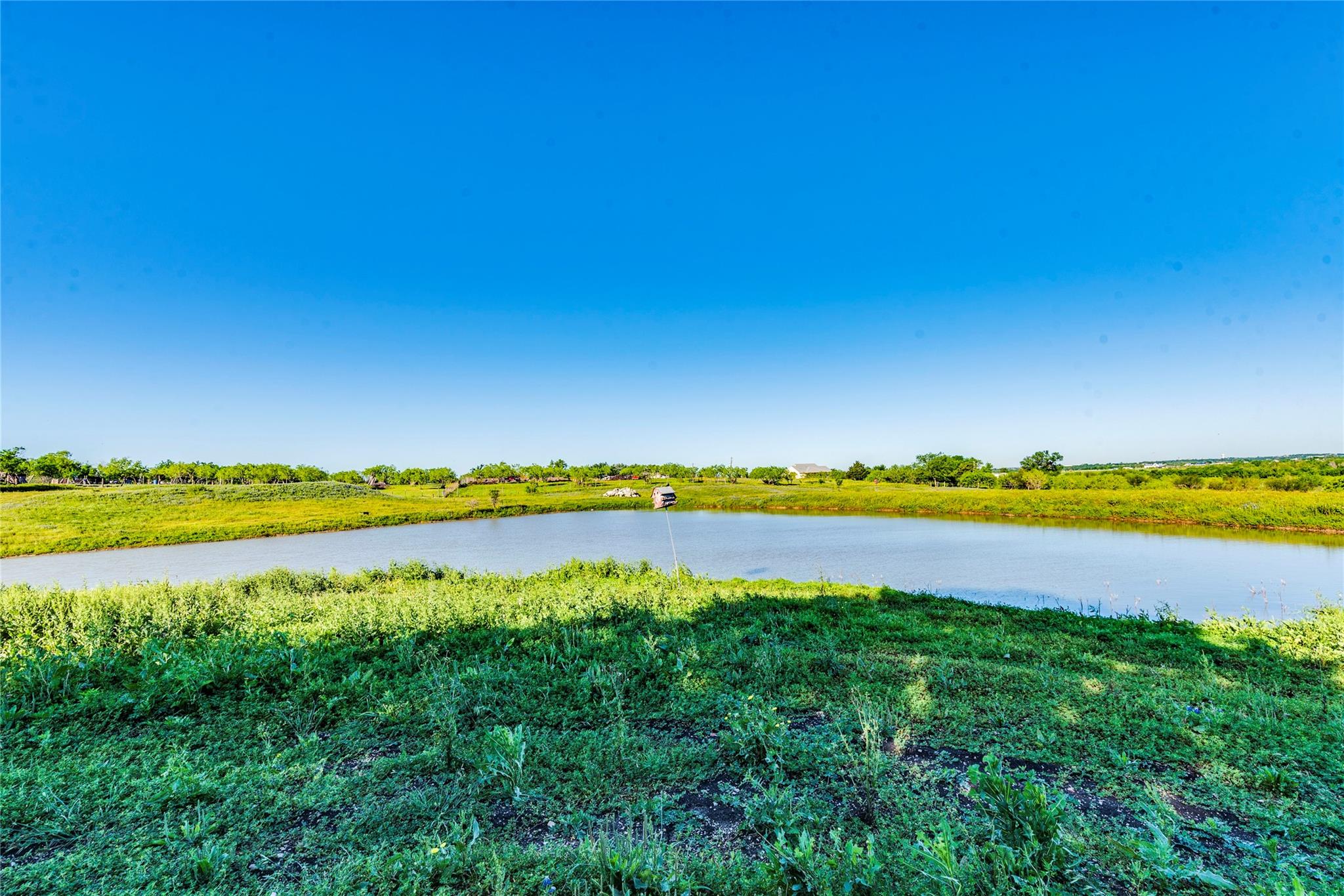 501 Engelke Rd, Niederwald, TX 78640
