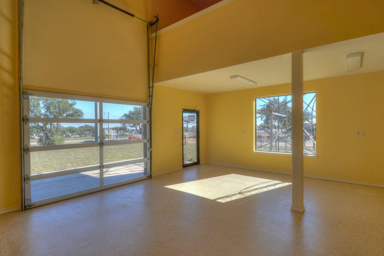 5526 N US Highway 281, Marble Falls, TX 78654