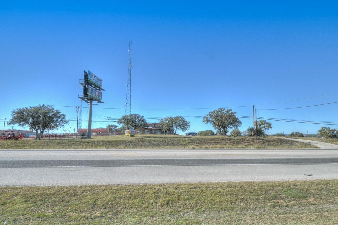 5526 N US Highway 281, Marble Falls, TX 78654