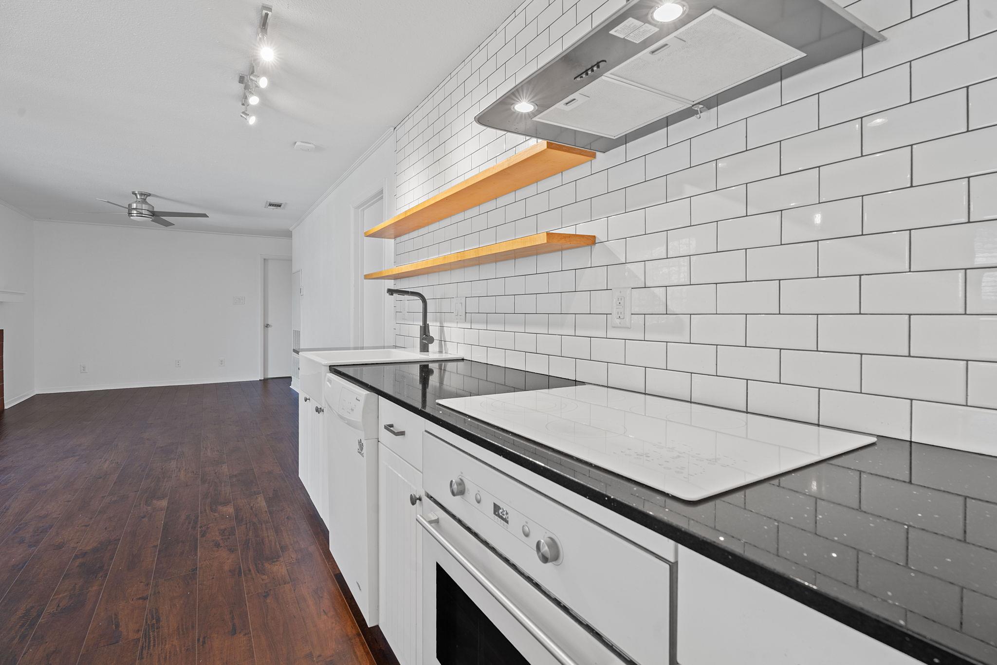 1510 W North Loop Blvd # 424, Austin, TX 78756