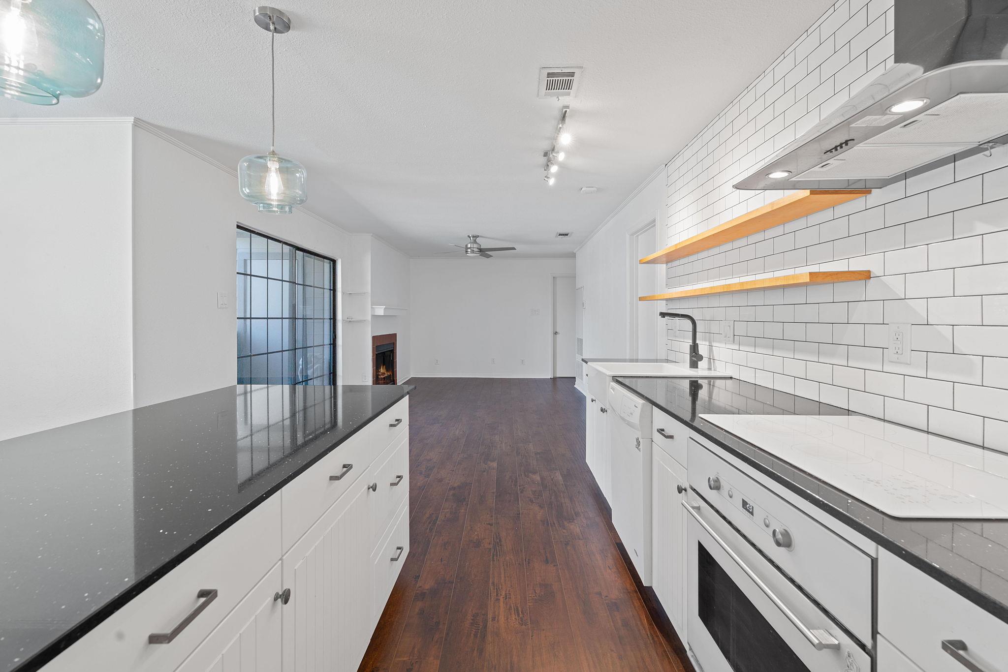 1510 W North Loop Blvd # 424, Austin, TX 78756