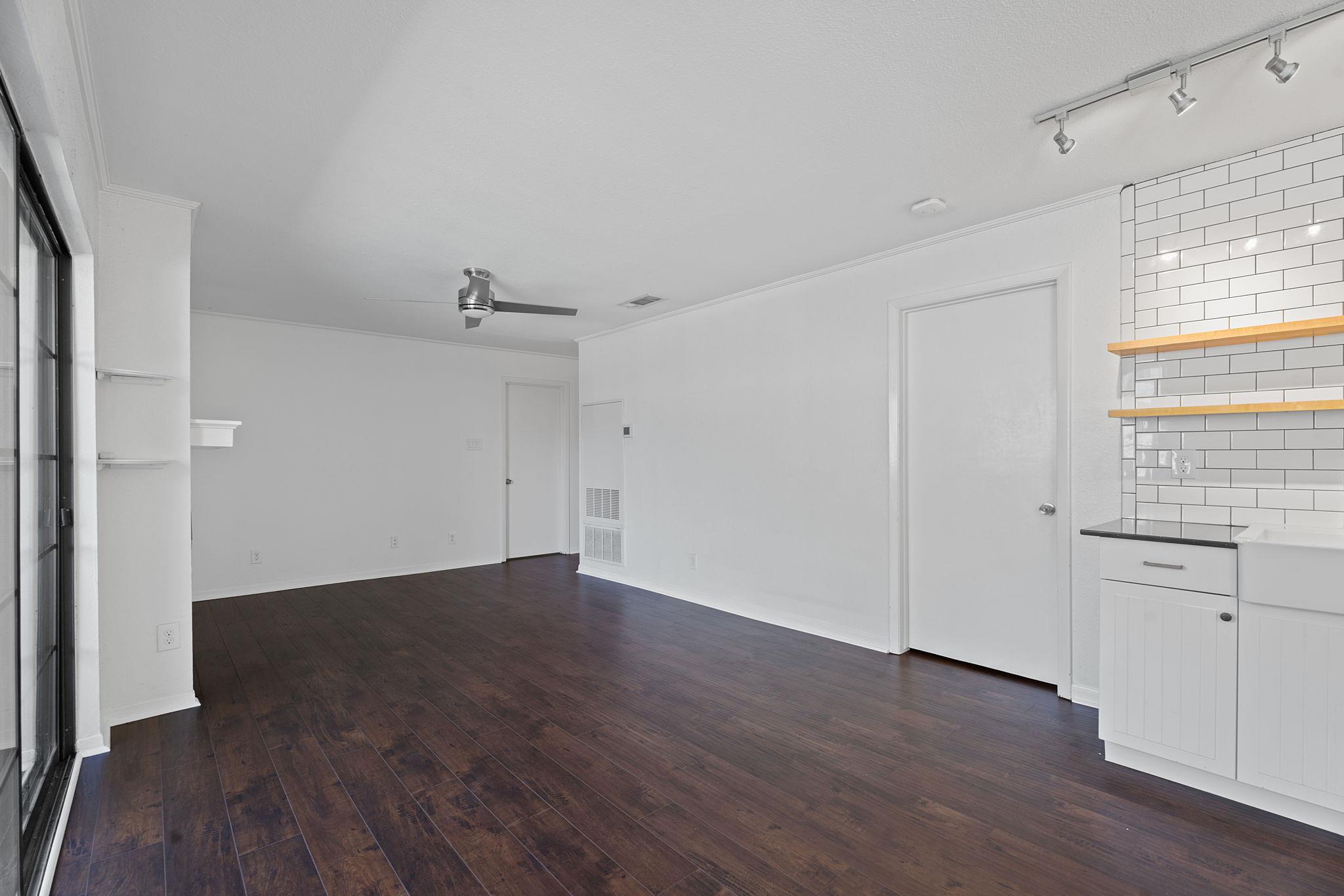 1510 W North Loop Blvd # 424, Austin, TX 78756