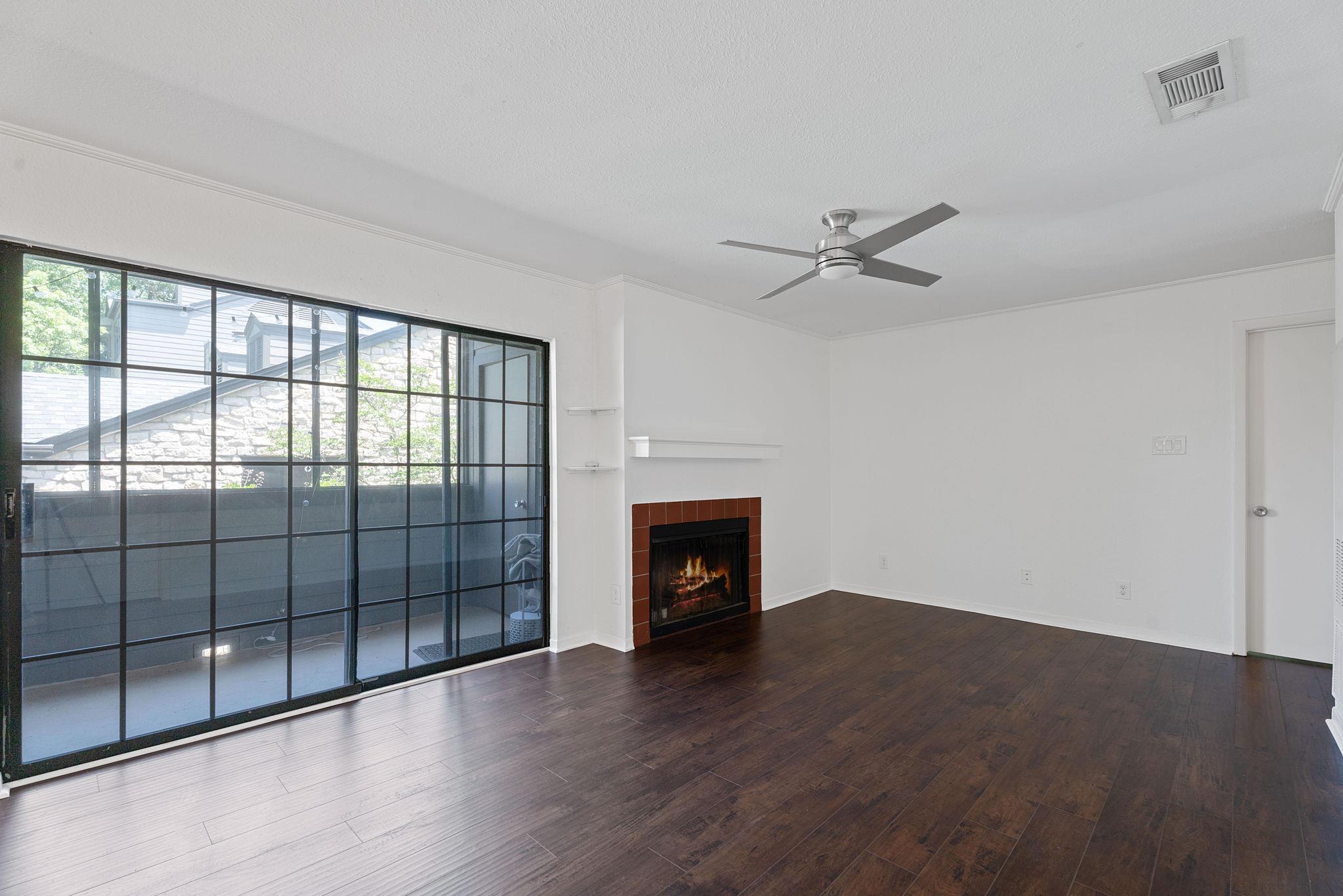 1510 W North Loop Blvd # 424, Austin, TX 78756