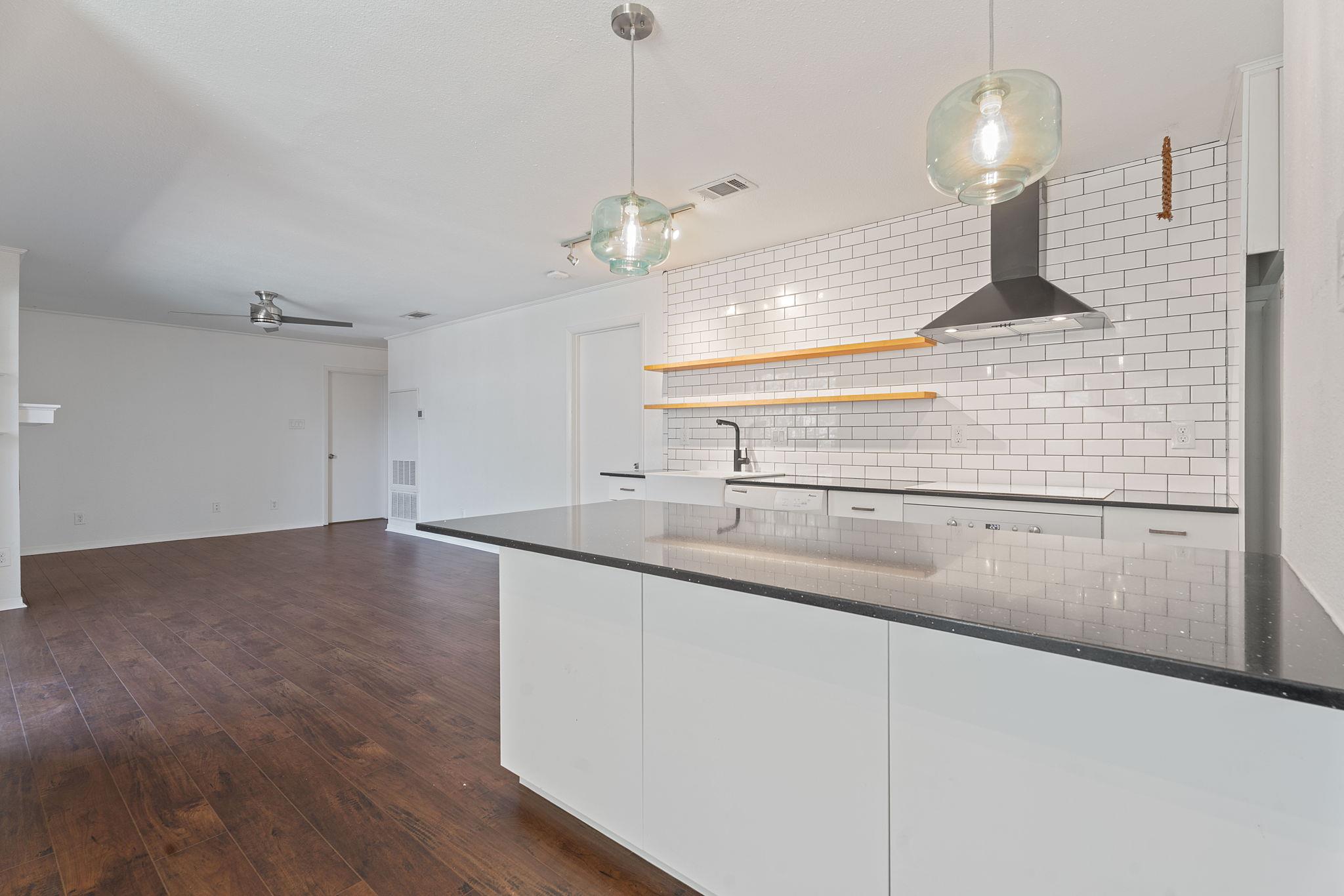 1510 W North Loop Blvd # 424, Austin, TX 78756