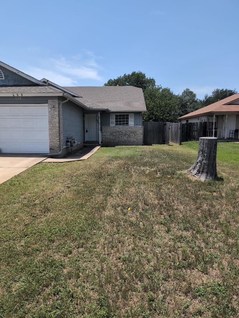 608 Greenlawn Blvd, Round Rock, TX 78664