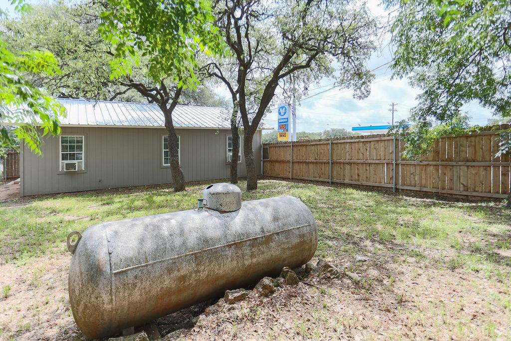 412 S 281 Highway, Johnson City, TX 78636