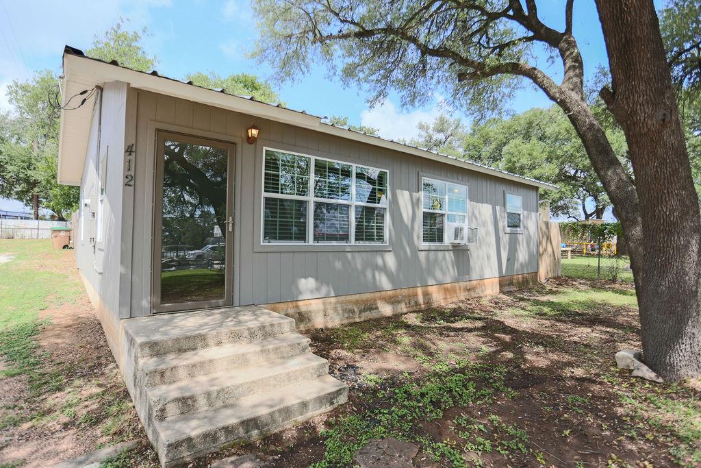 412 S 281 Highway, Johnson City, TX 78636