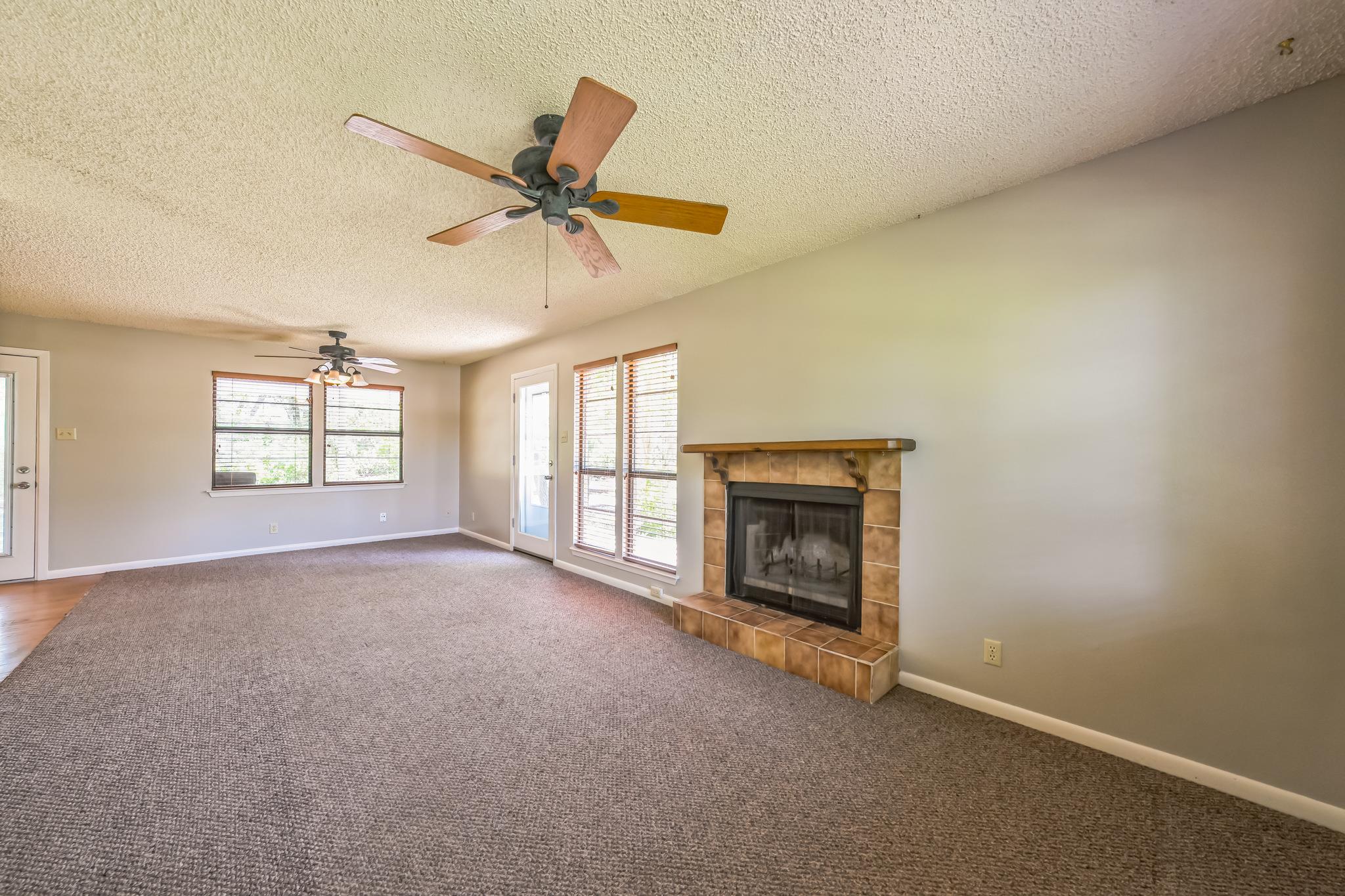 8902 Butler Cir, Austin, TX 78737