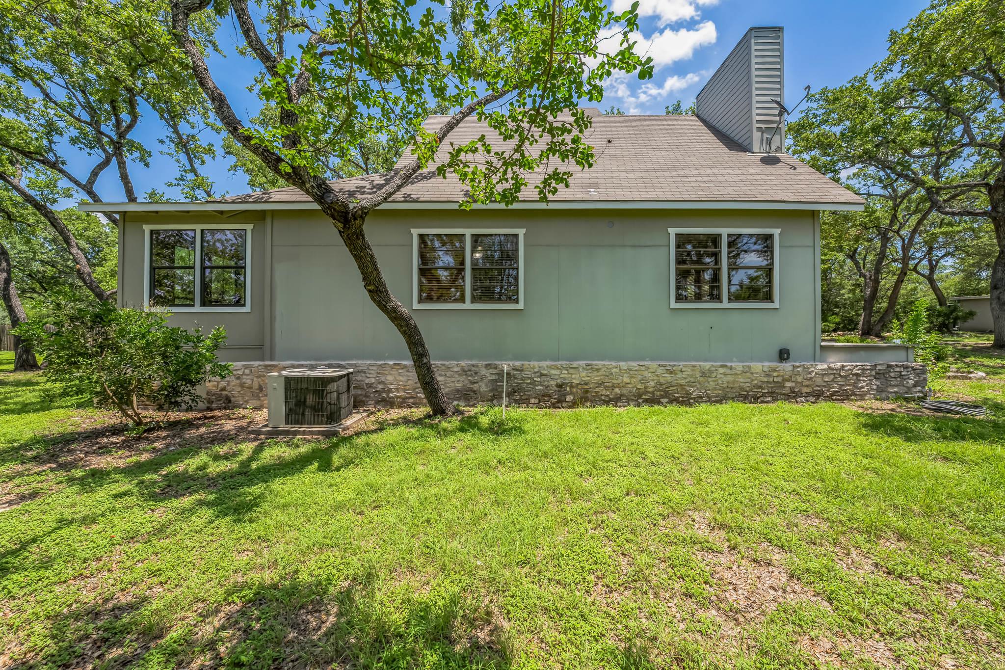 8902 Butler Cir, Austin, TX 78737