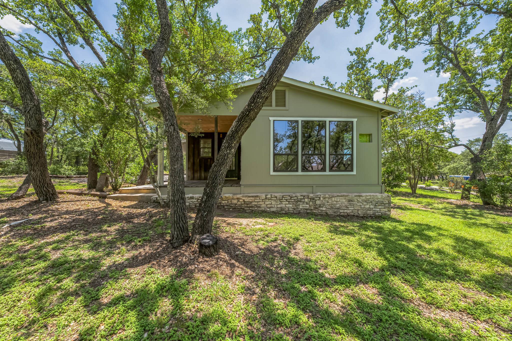 8902 Butler Cir, Austin, TX 78737