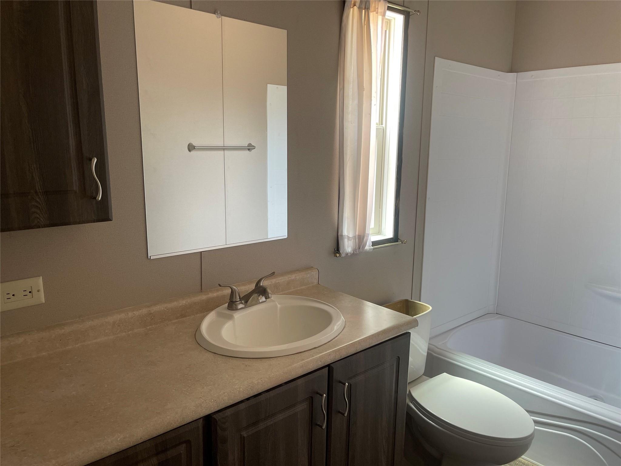 1766 Sandy Creek Rd, Red Rock, TX 78616