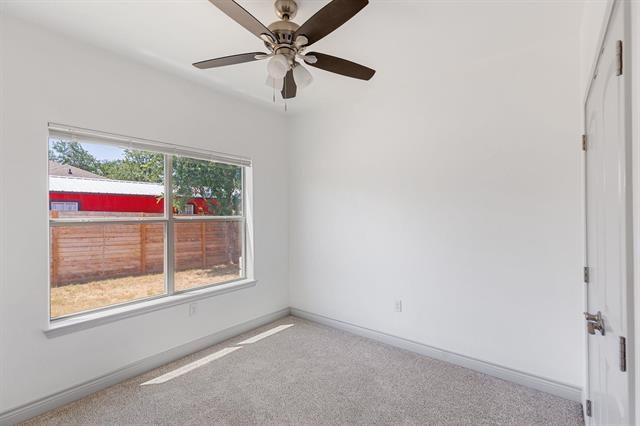 111 E Mesquite Dr, Granite Shoals, TX 78654