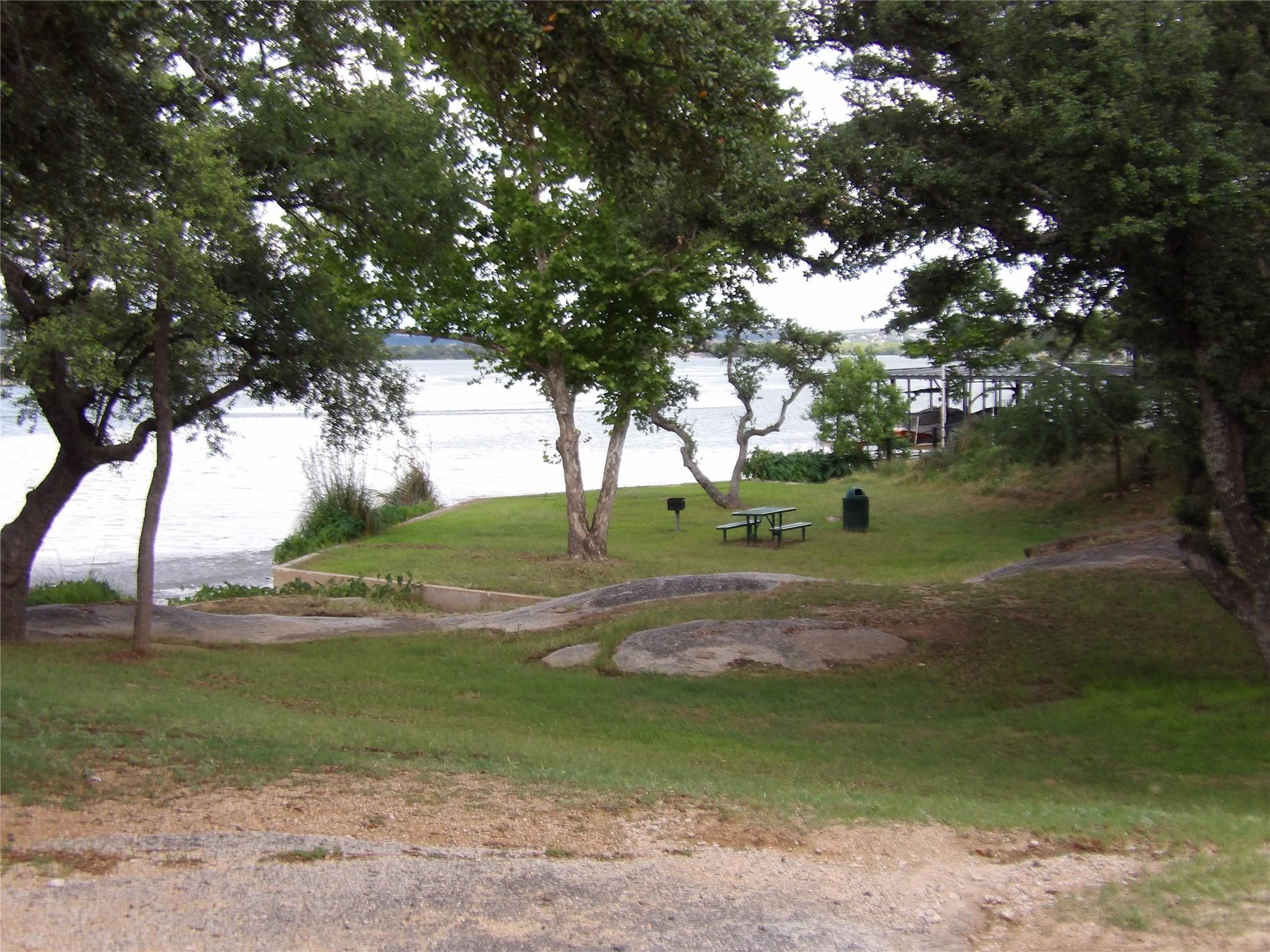 111 E Mesquite Dr, Granite Shoals, TX 78654